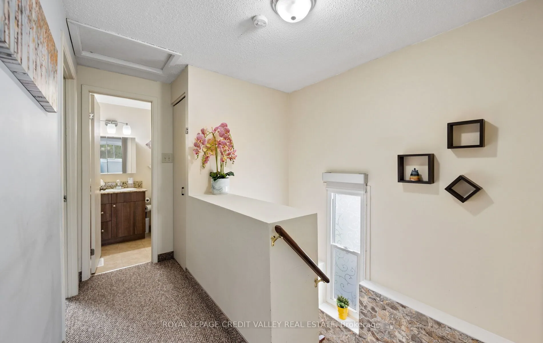 7 Hillpark Trail