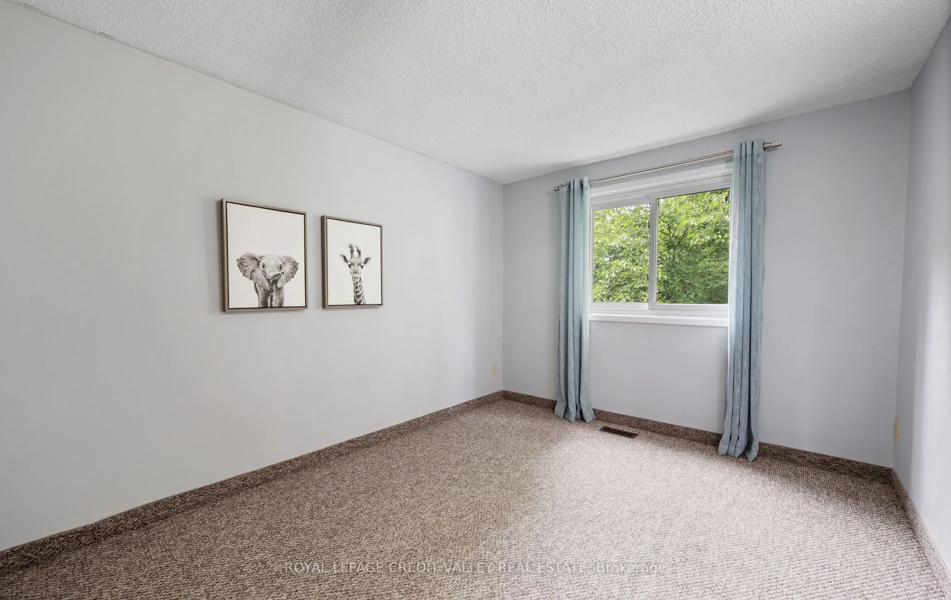 7 Hillpark Trail