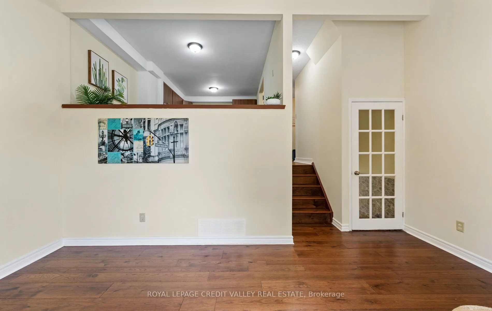 7 Hillpark Trail