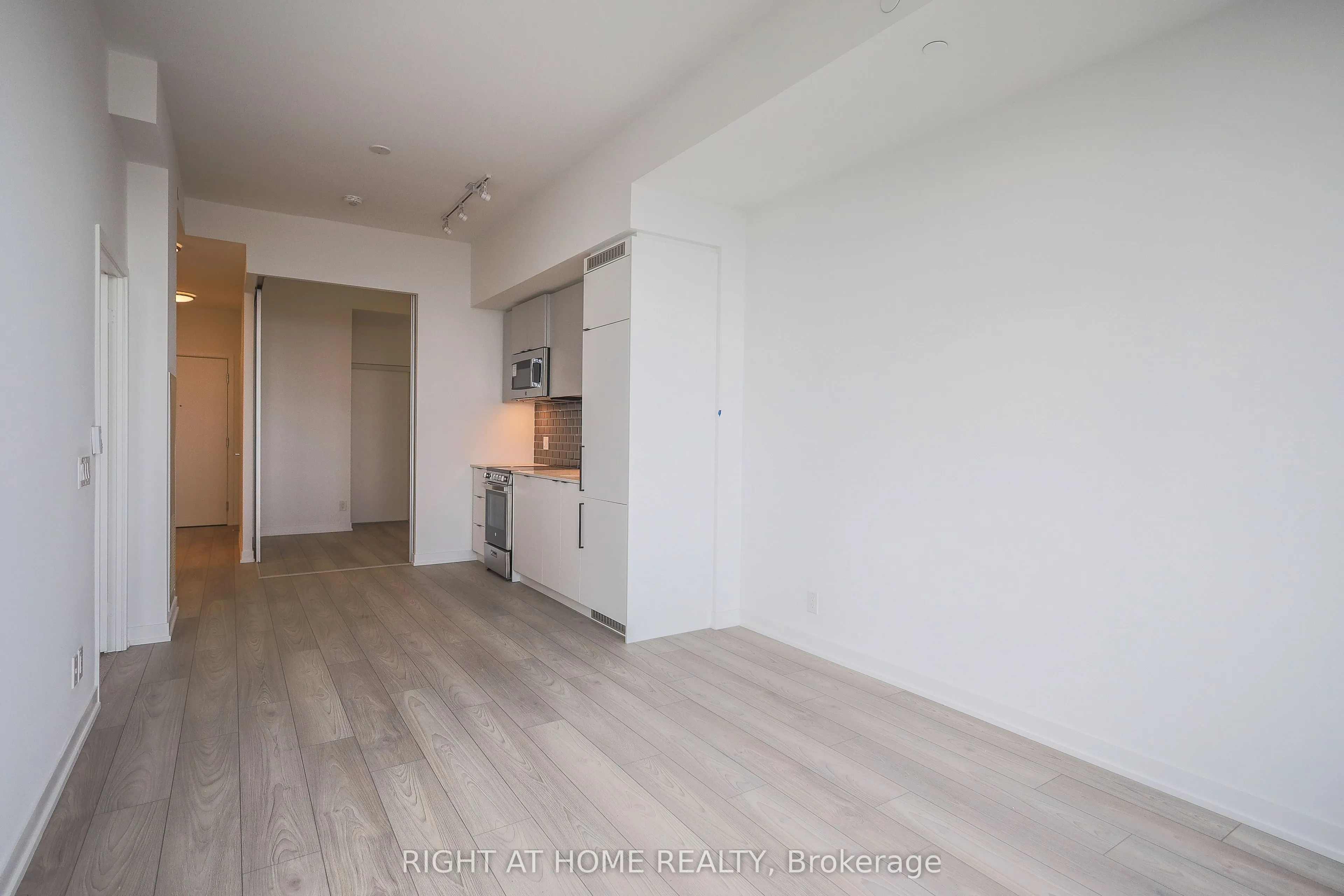 285 Dufferin Street #1209