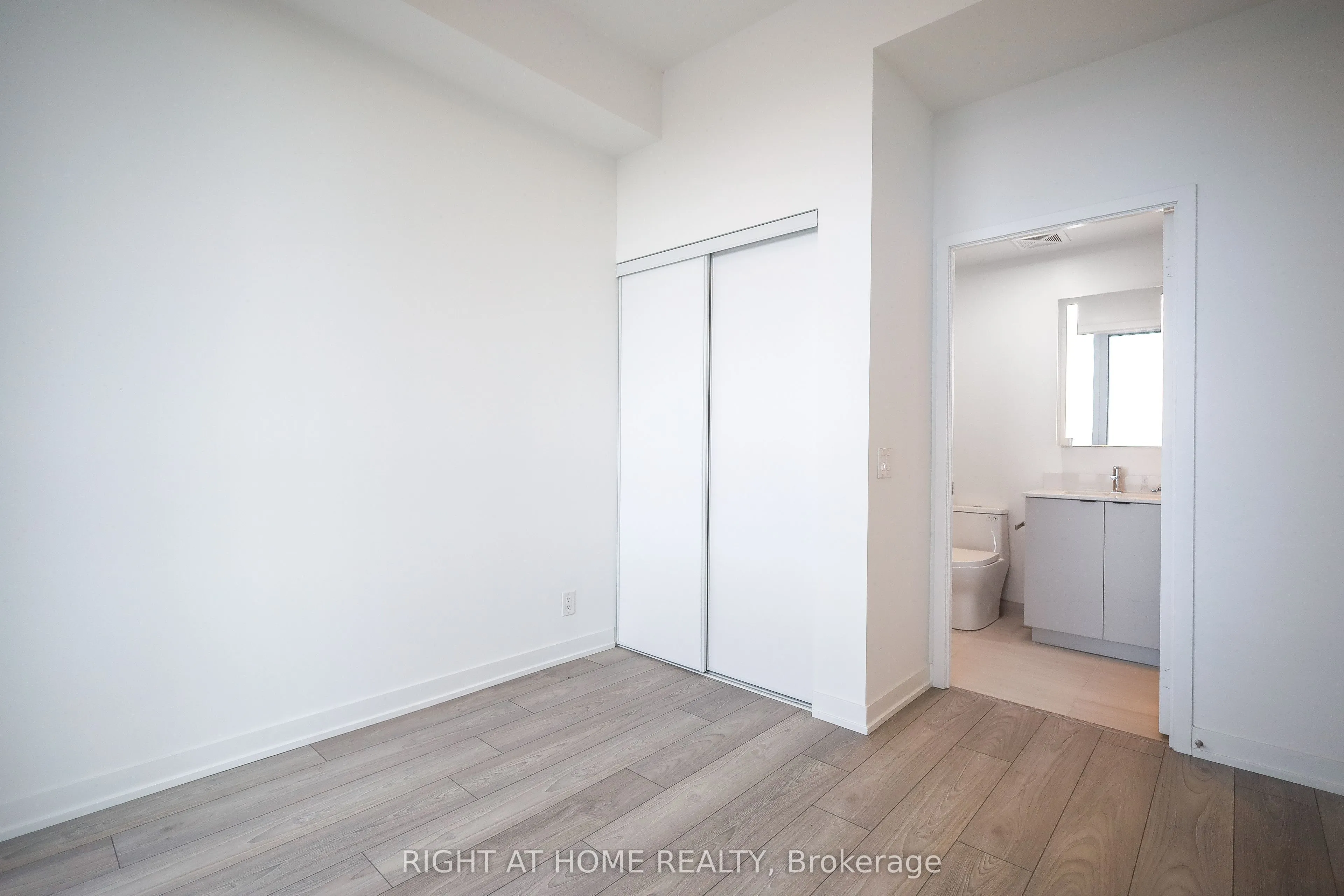 285 Dufferin Street #1209