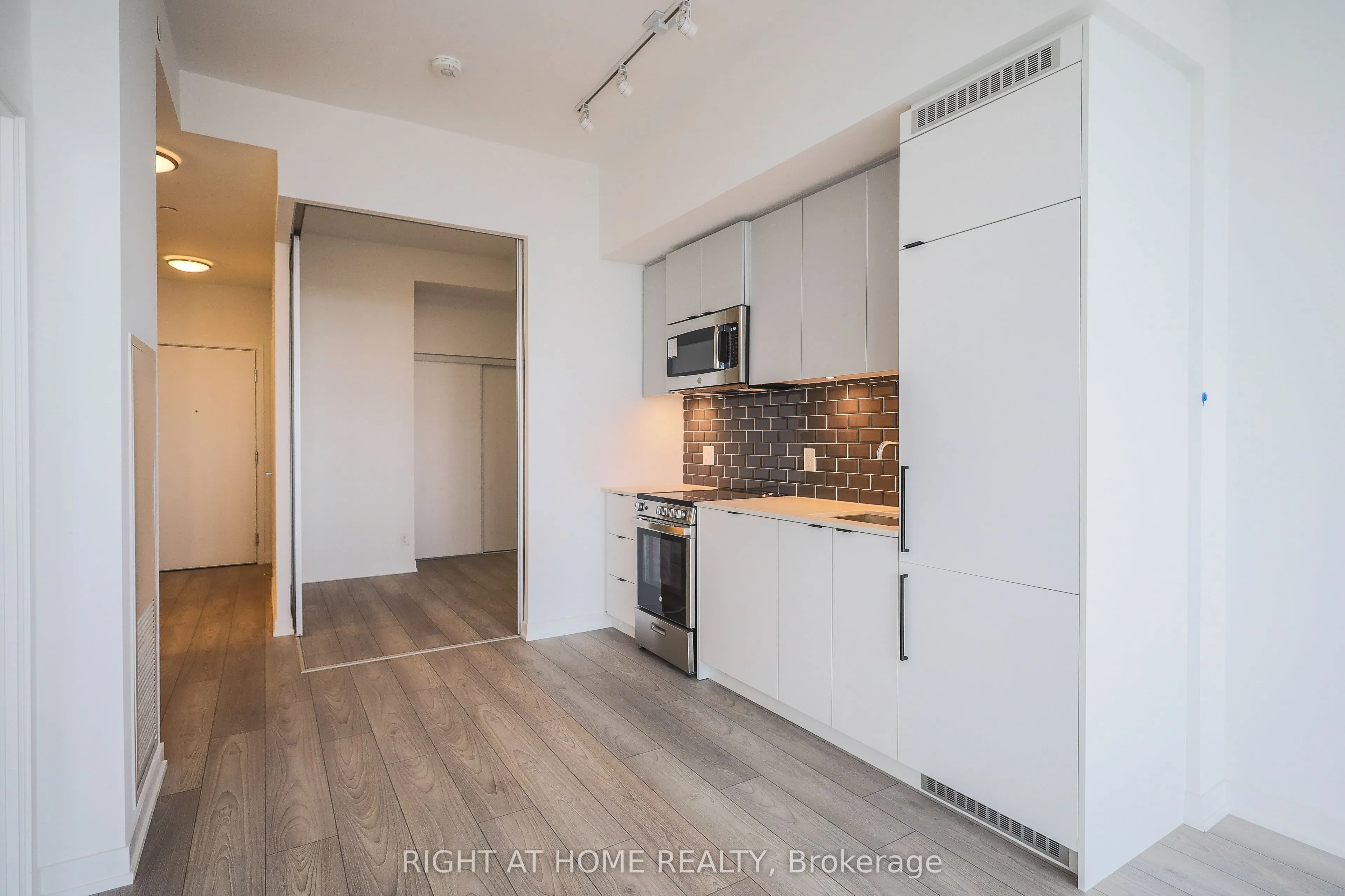 285 Dufferin Street #1209