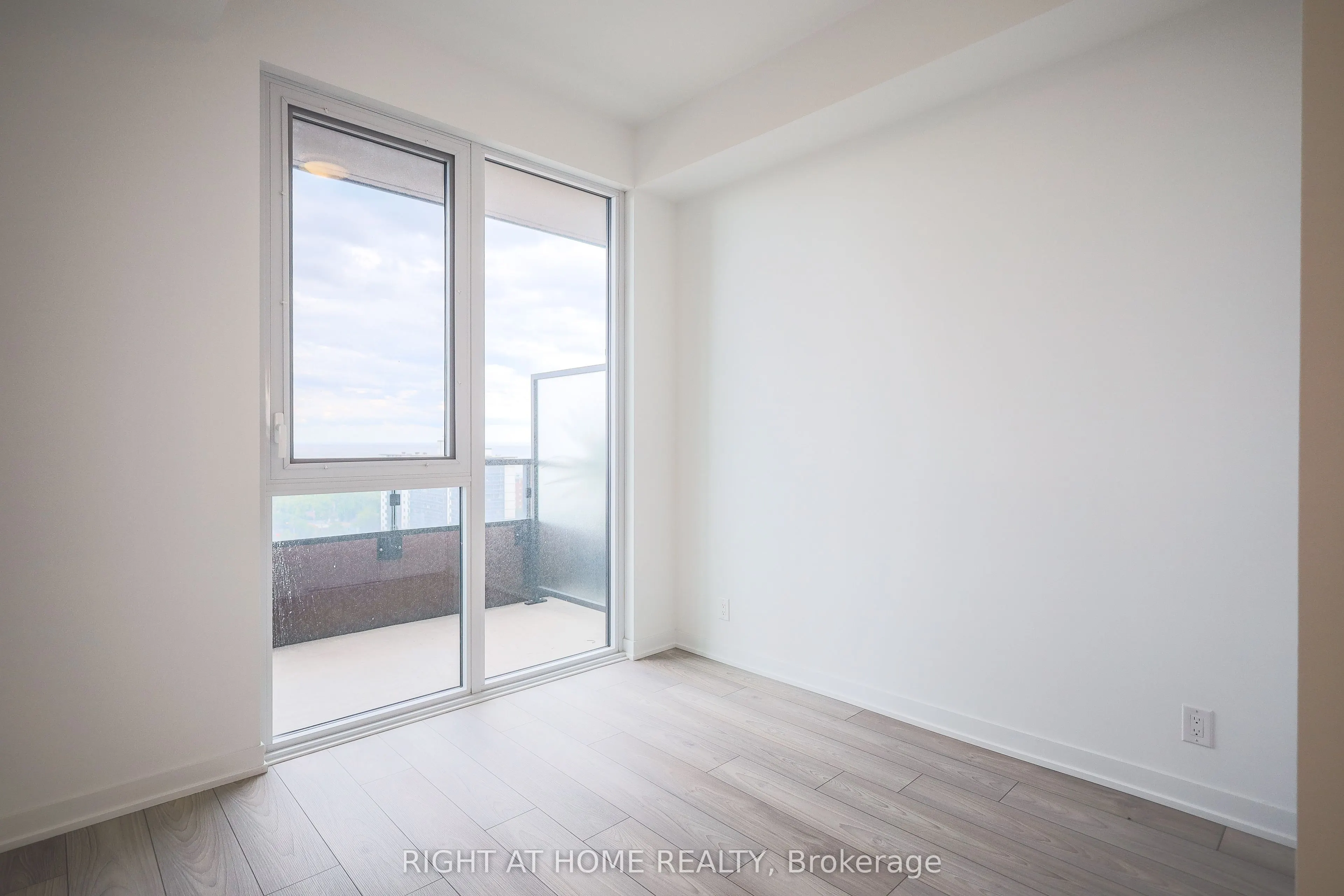 285 Dufferin Street #1209