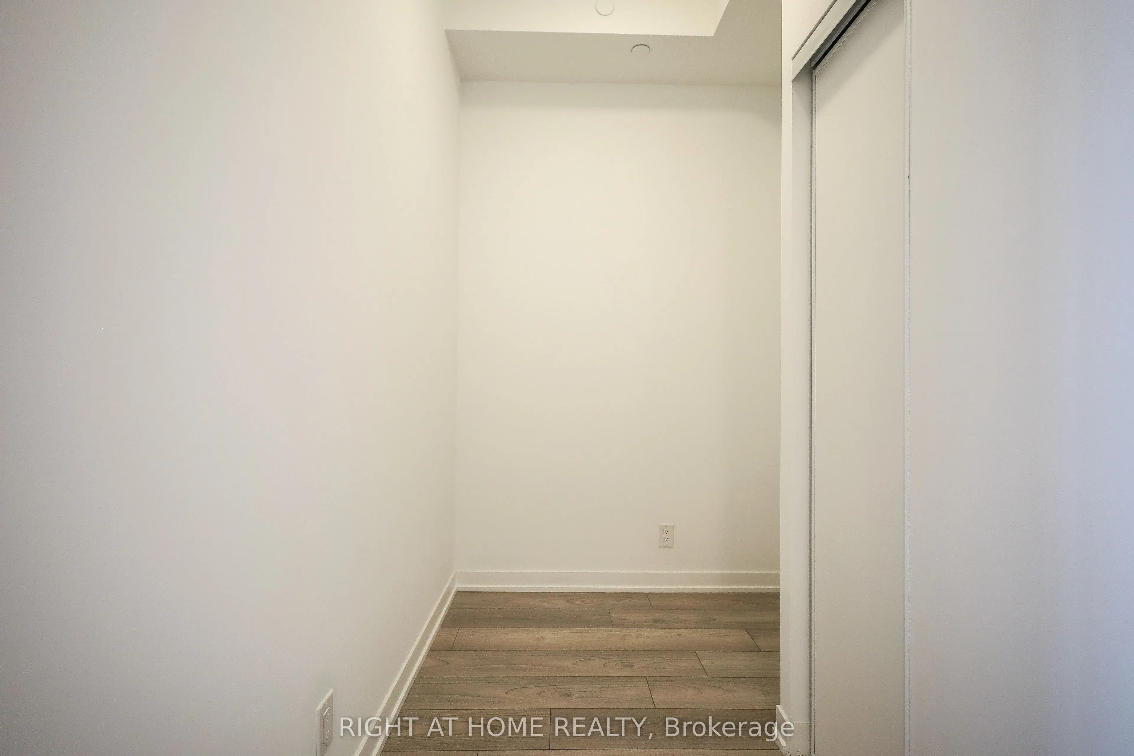 285 Dufferin Street #1209