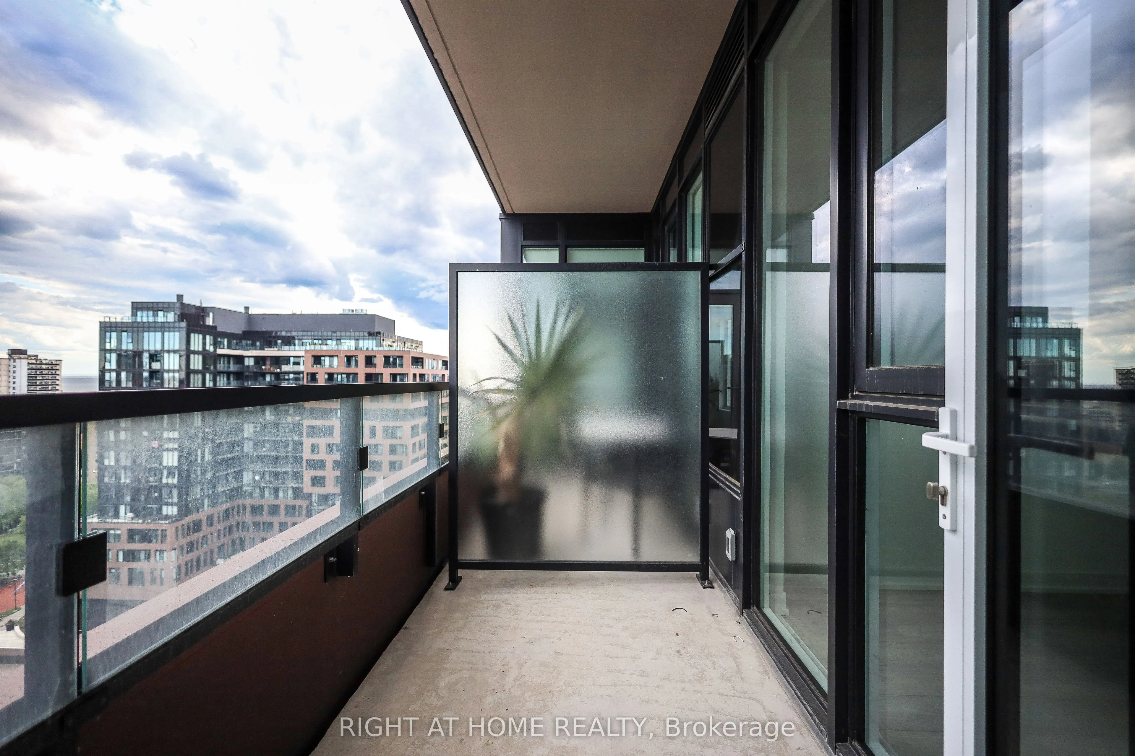 285 Dufferin Street #1209