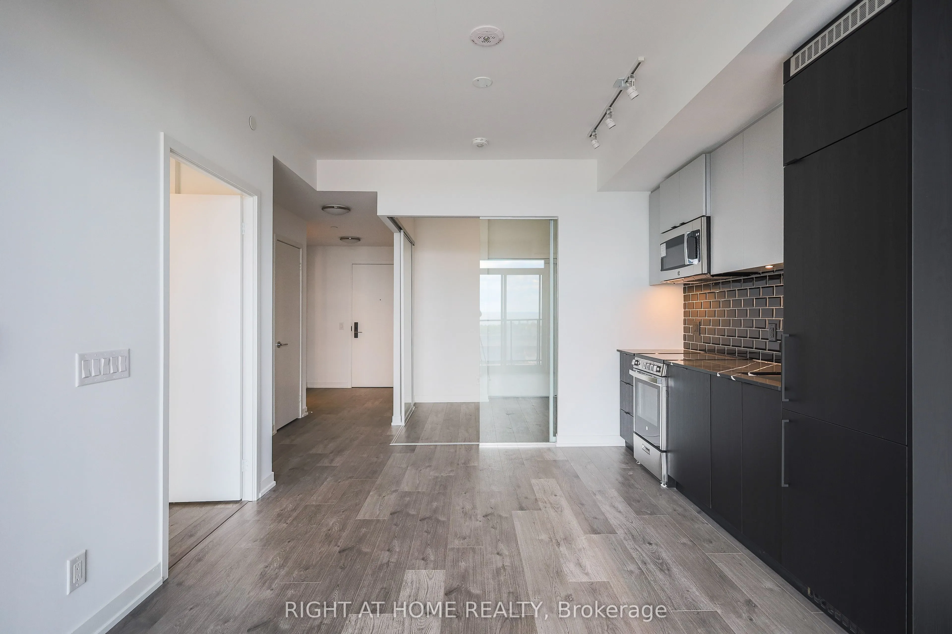 285 Dufferin Street #917