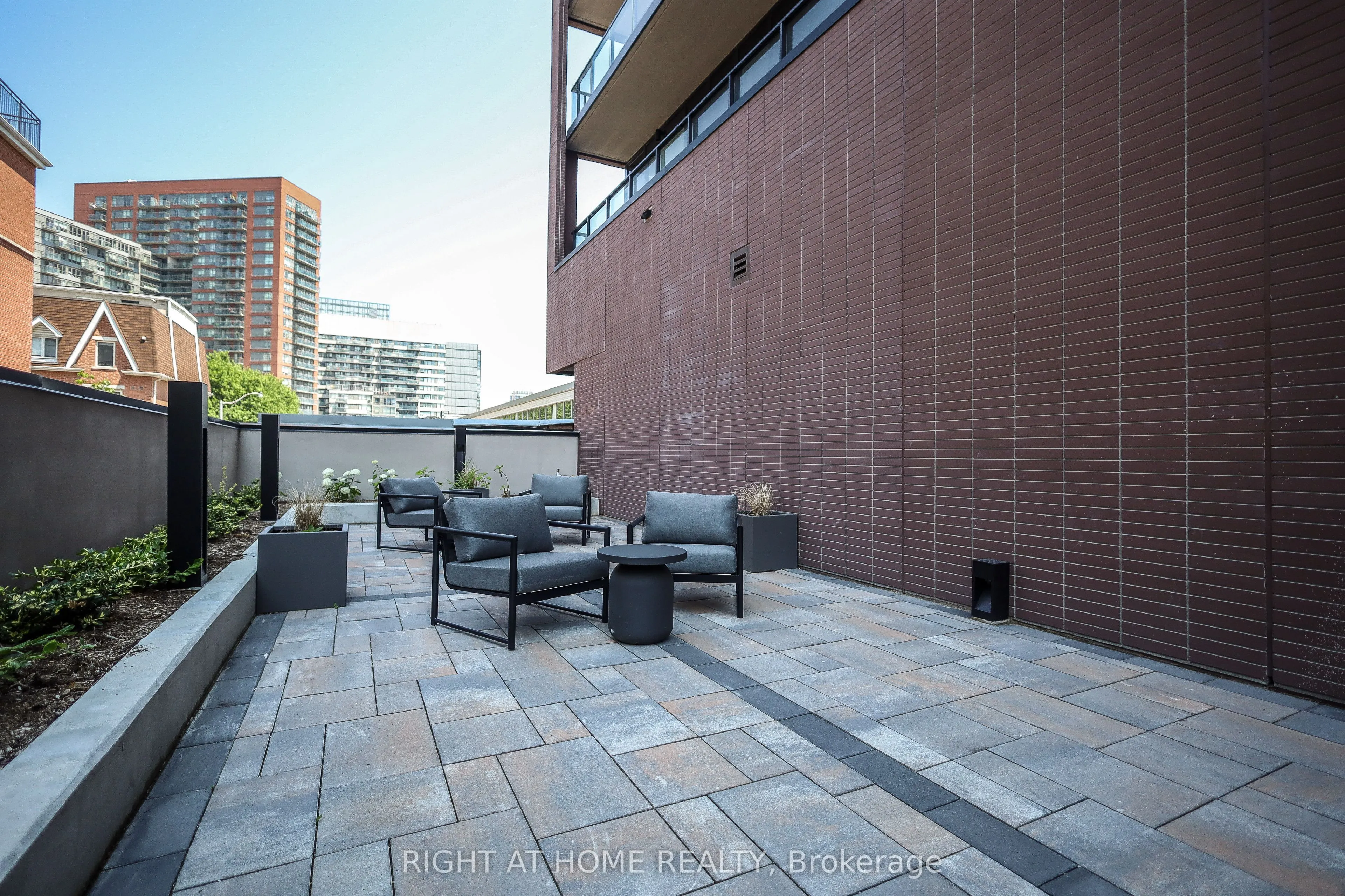 285 Dufferin Street #917
