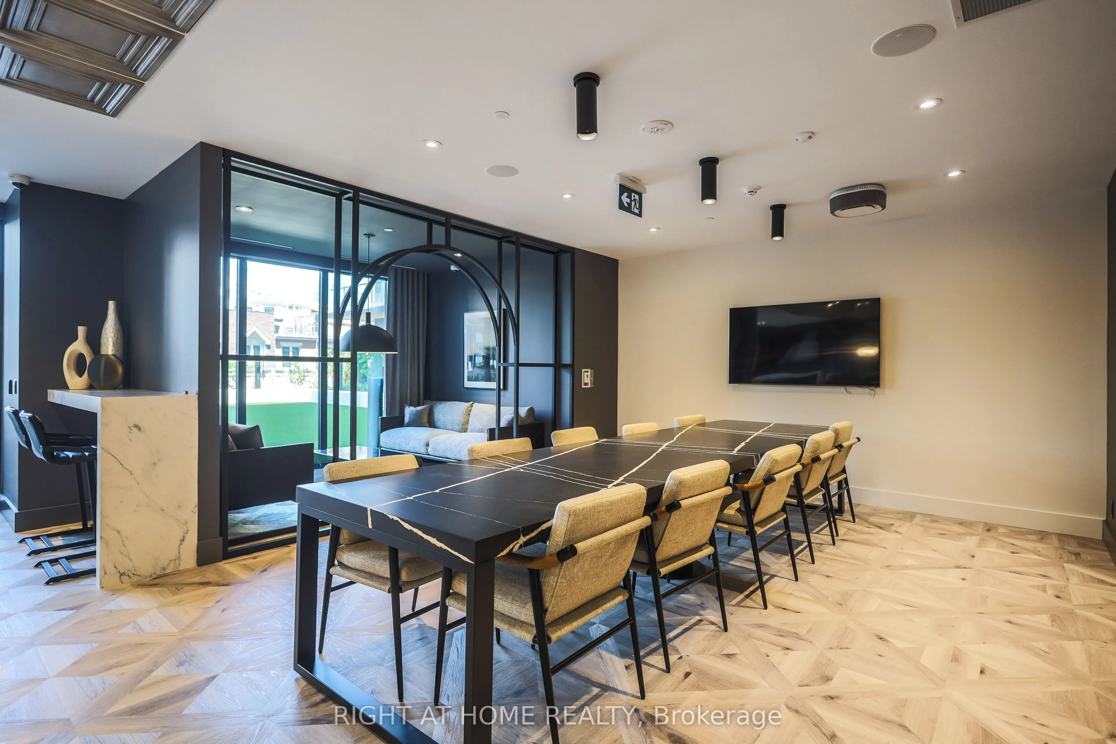 285 Dufferin Street #917