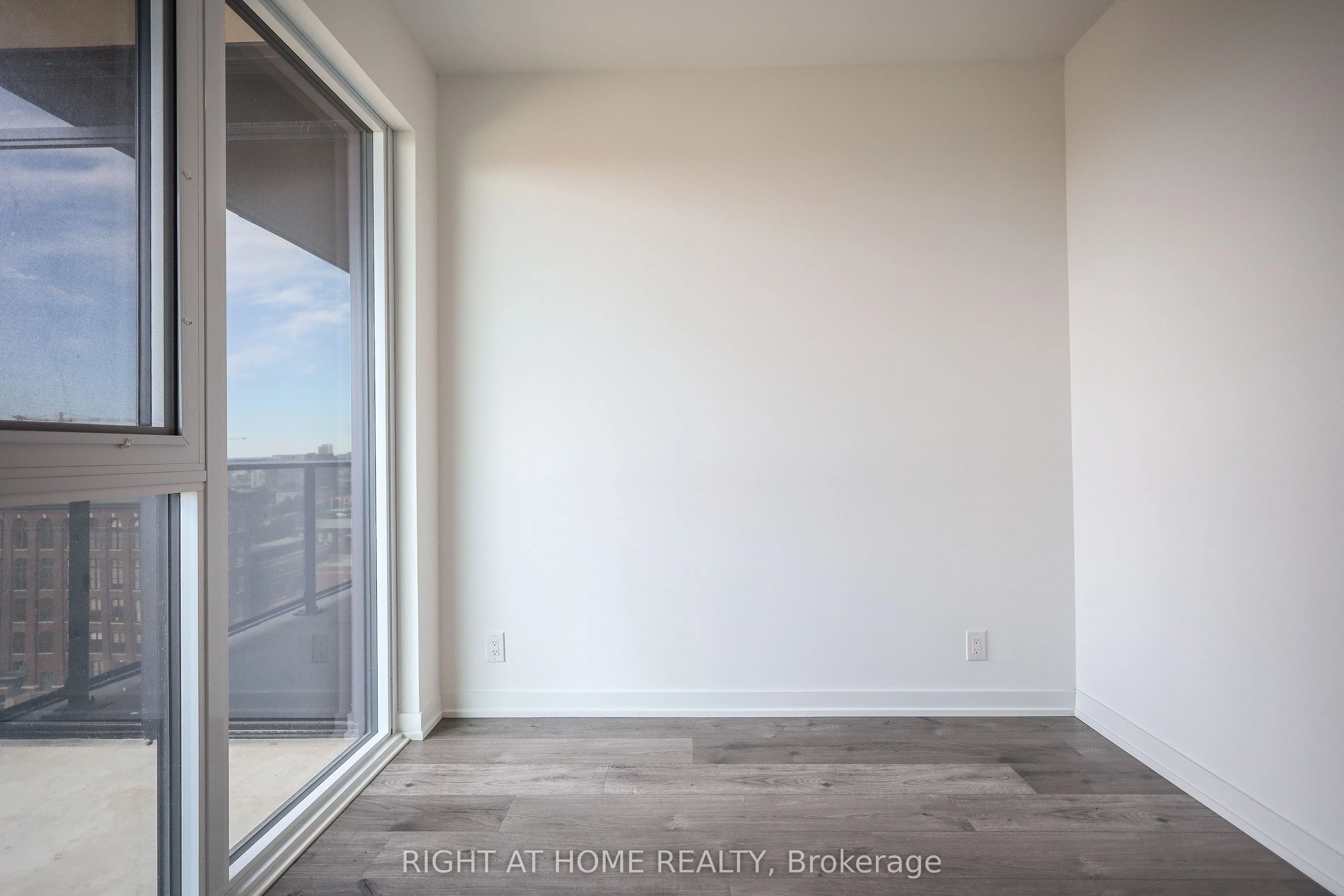 285 Dufferin Street #917