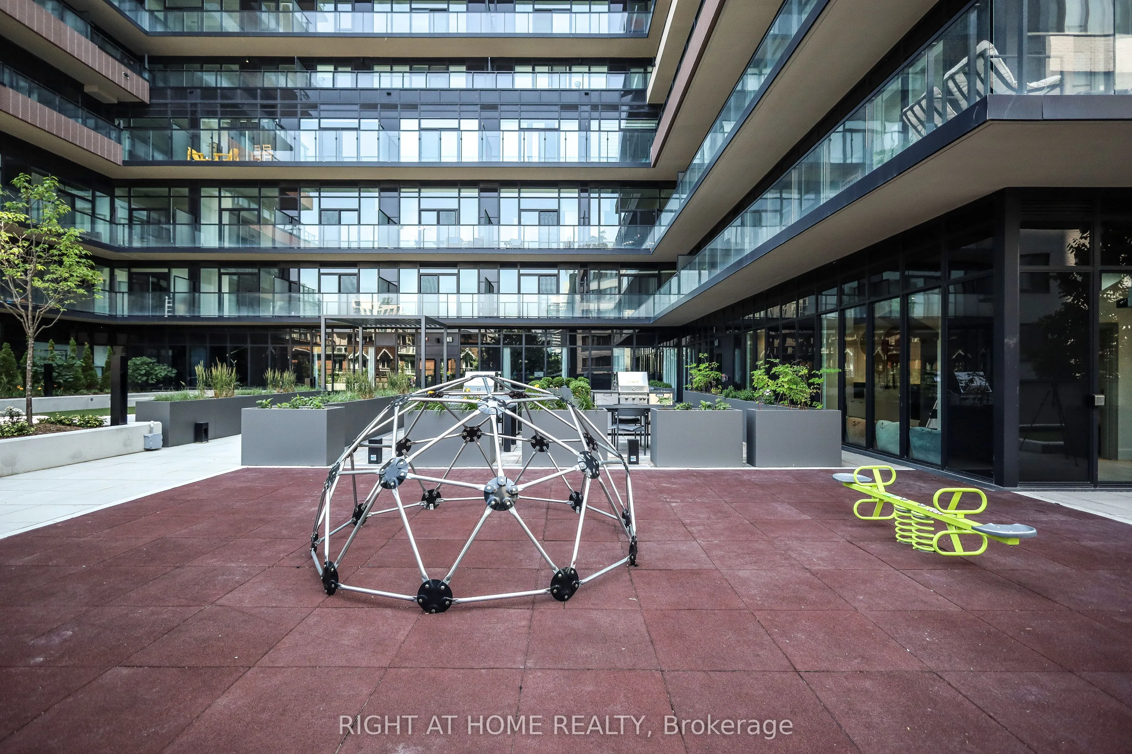 285 Dufferin Street #917