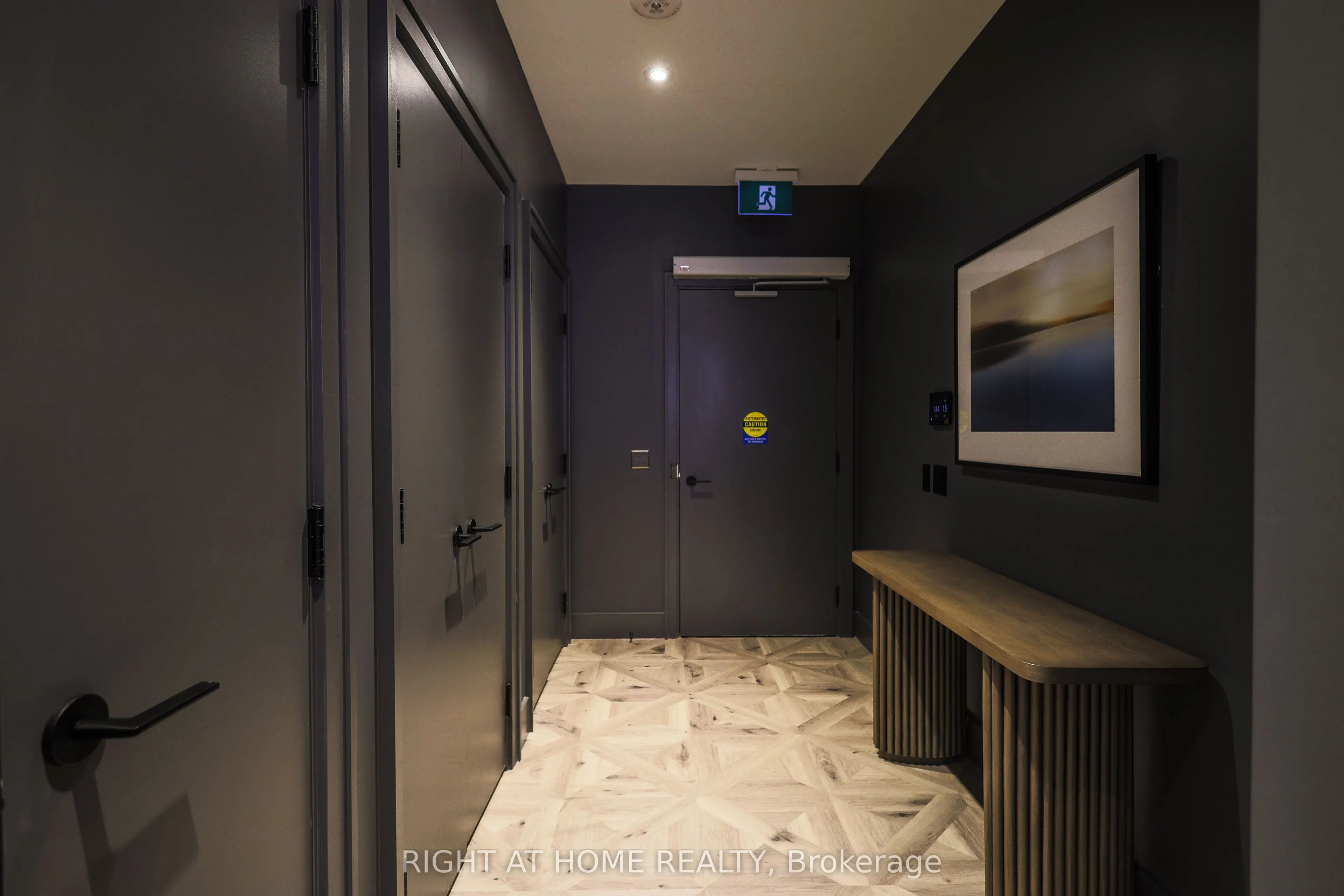 285 Dufferin Street #917