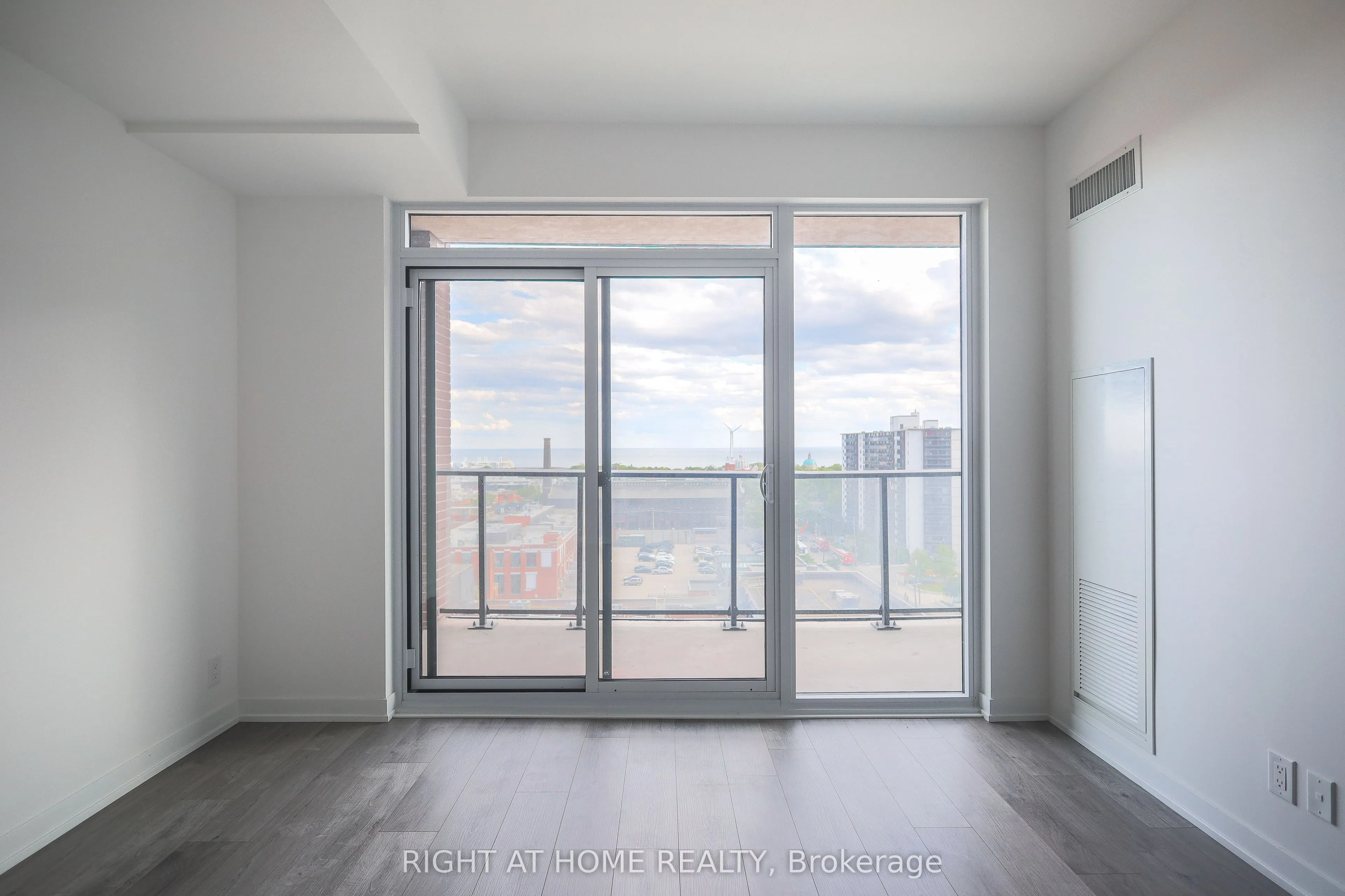 285 Dufferin Street #917