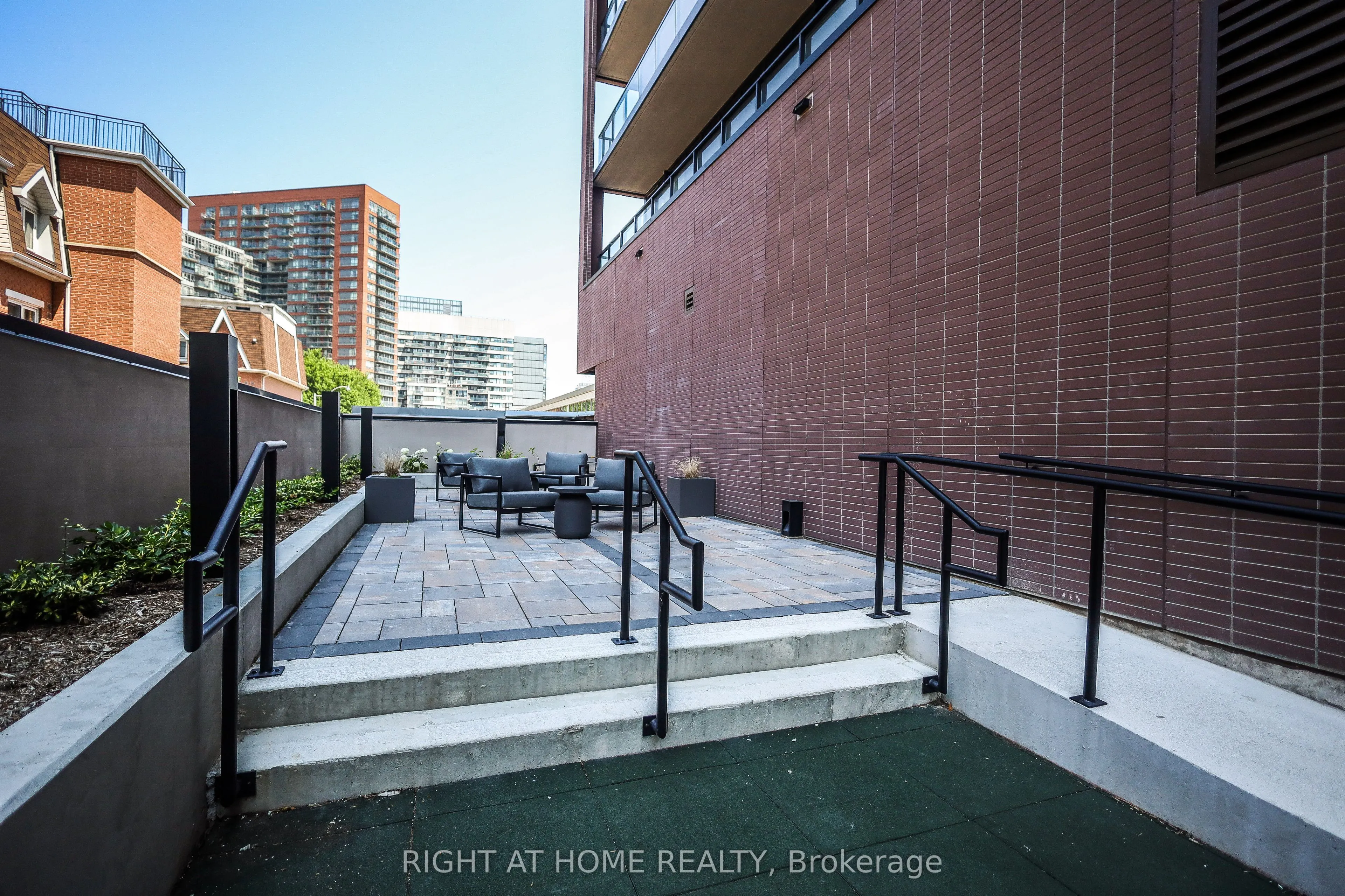 285 Dufferin Street #917