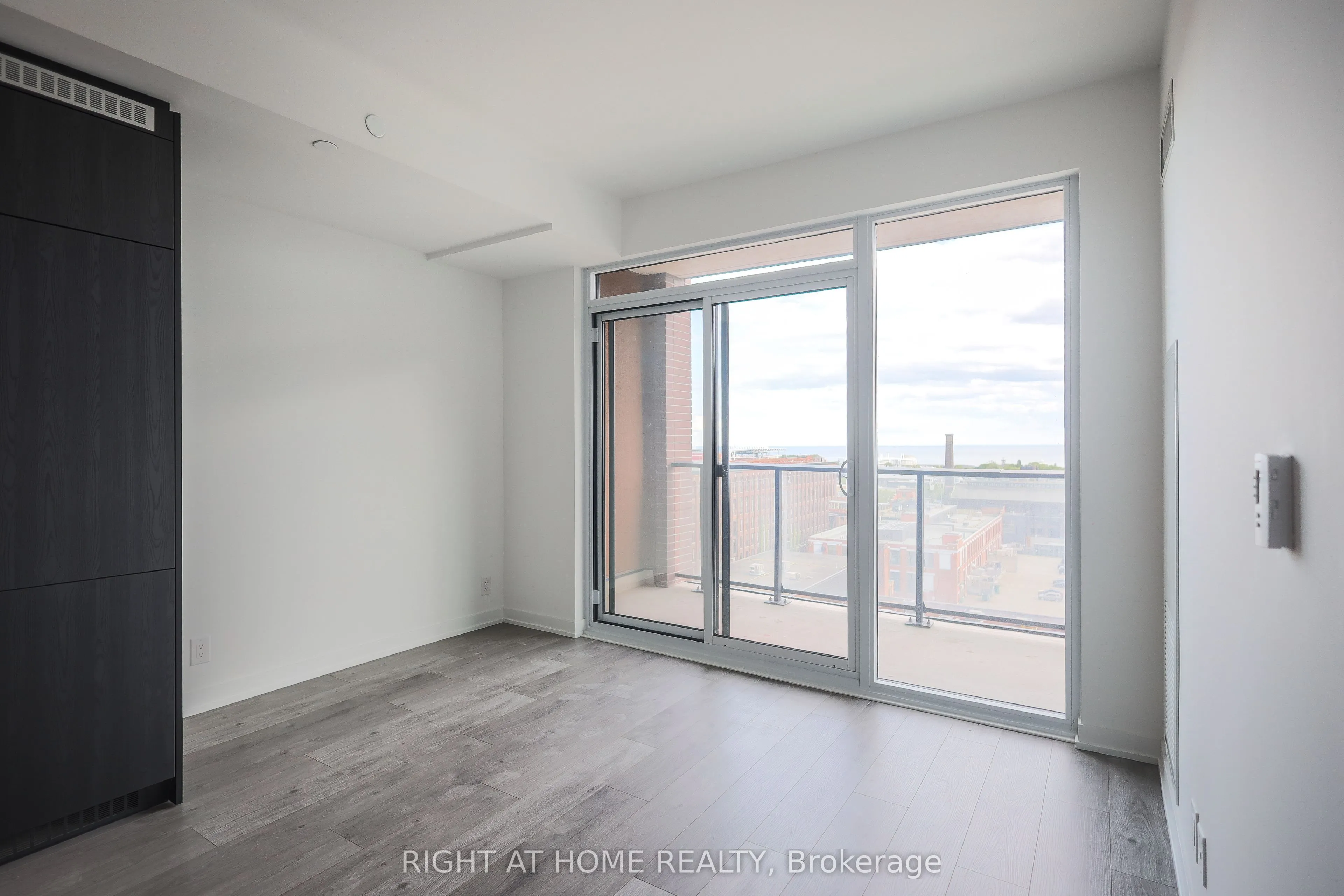 285 Dufferin Street #917