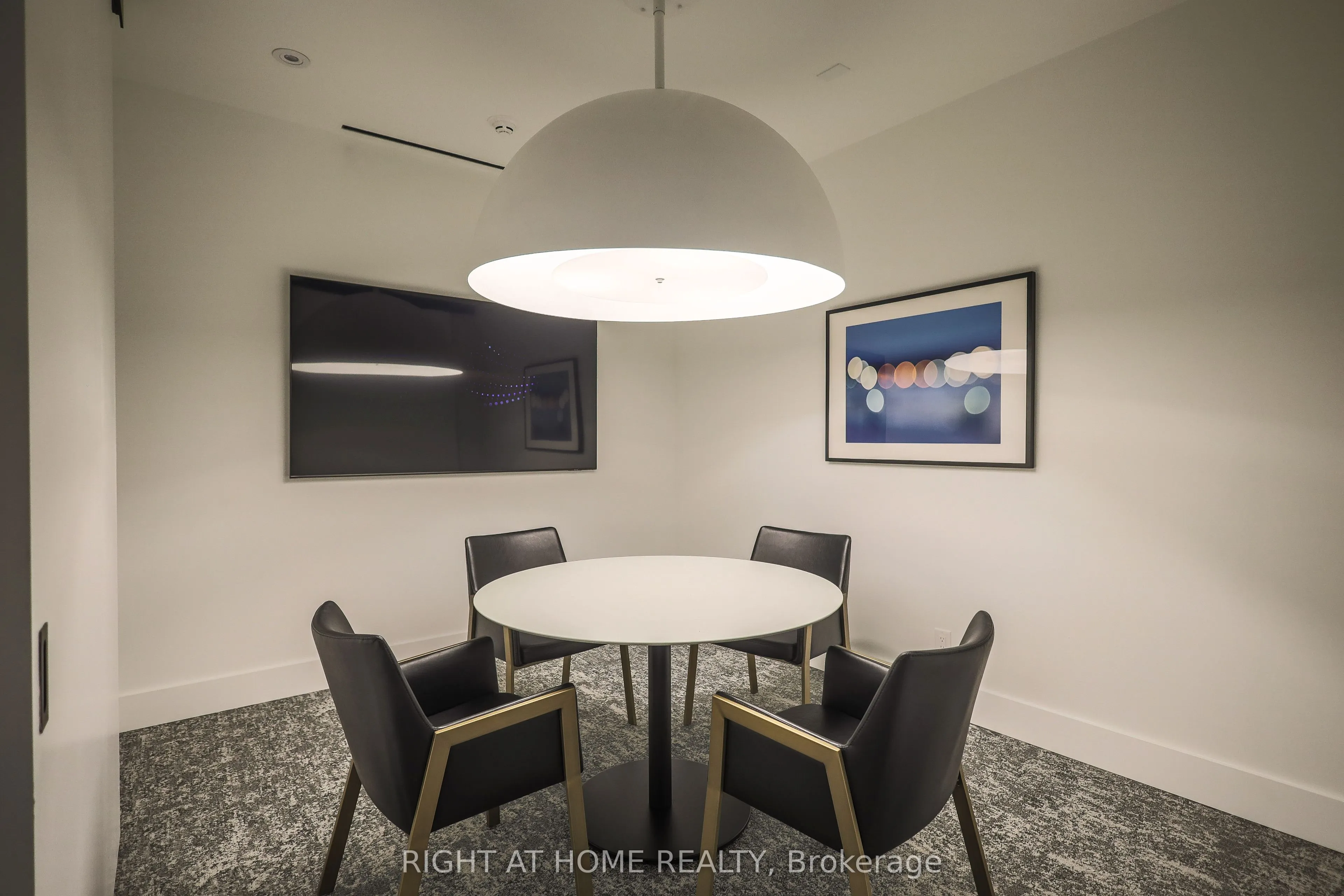 285 Dufferin Street #917