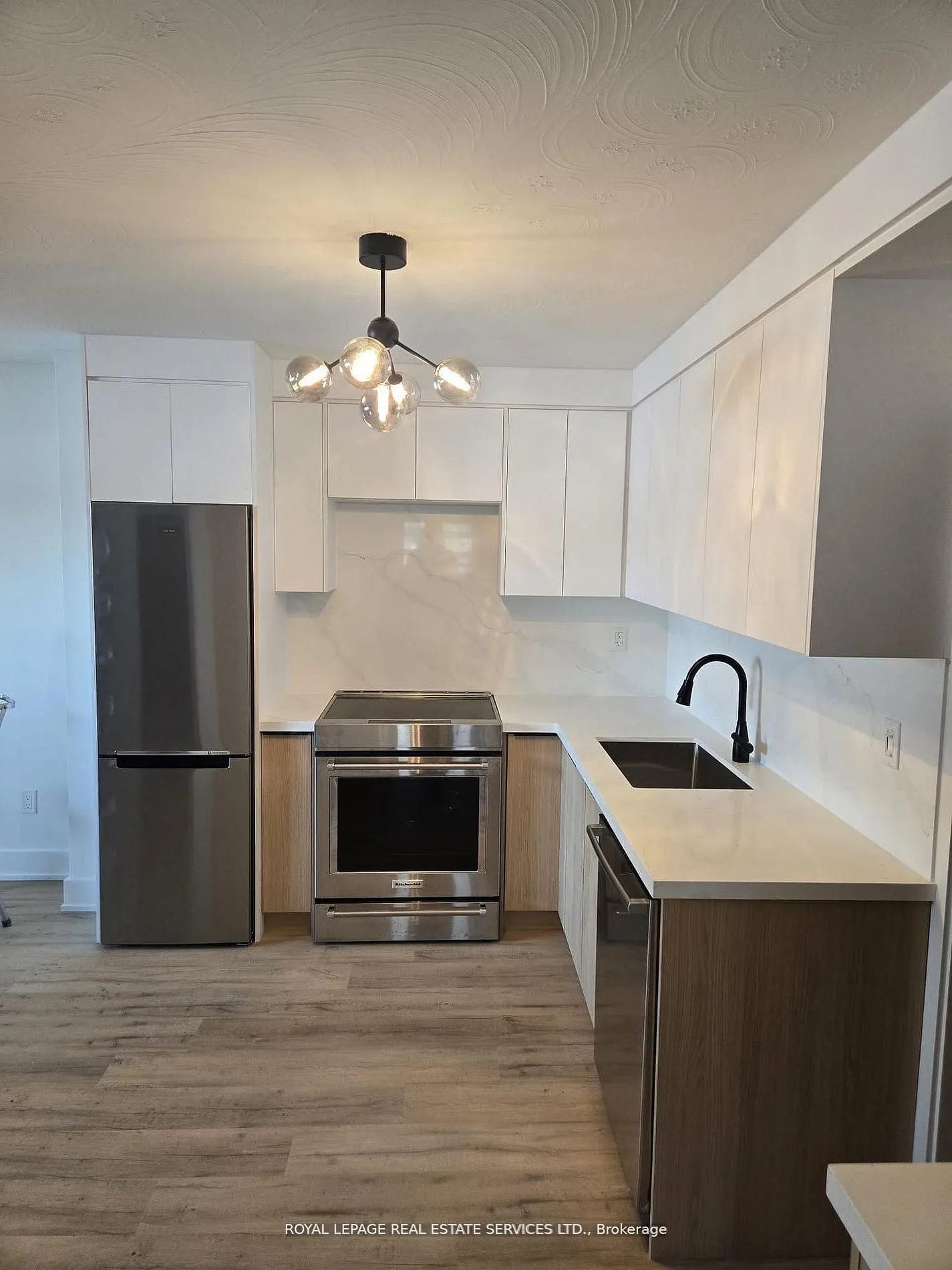 52 Peter Street #1