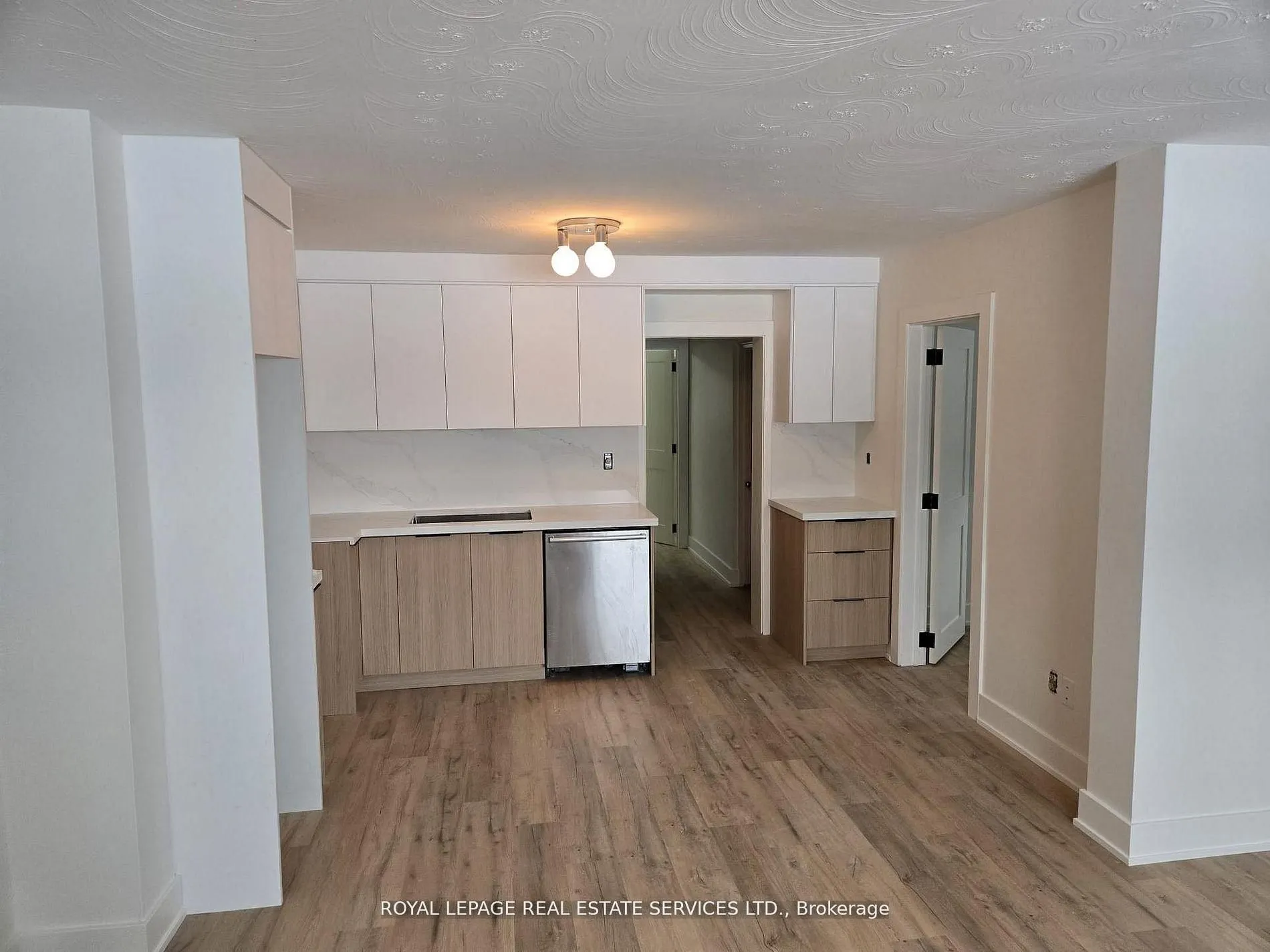 52 Peter Street #1