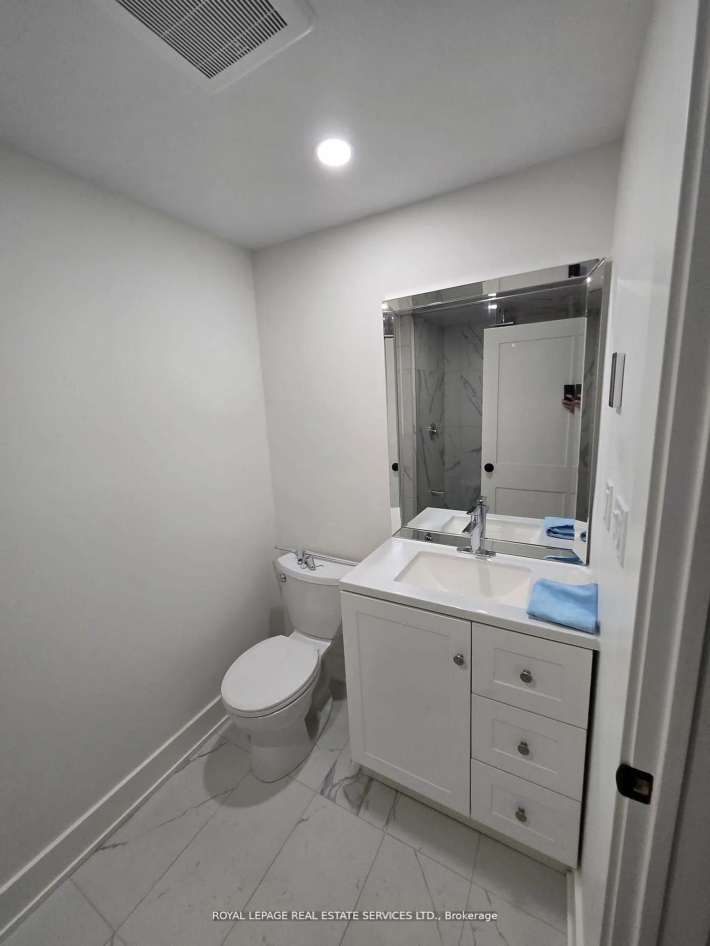 52 Peter Street #1