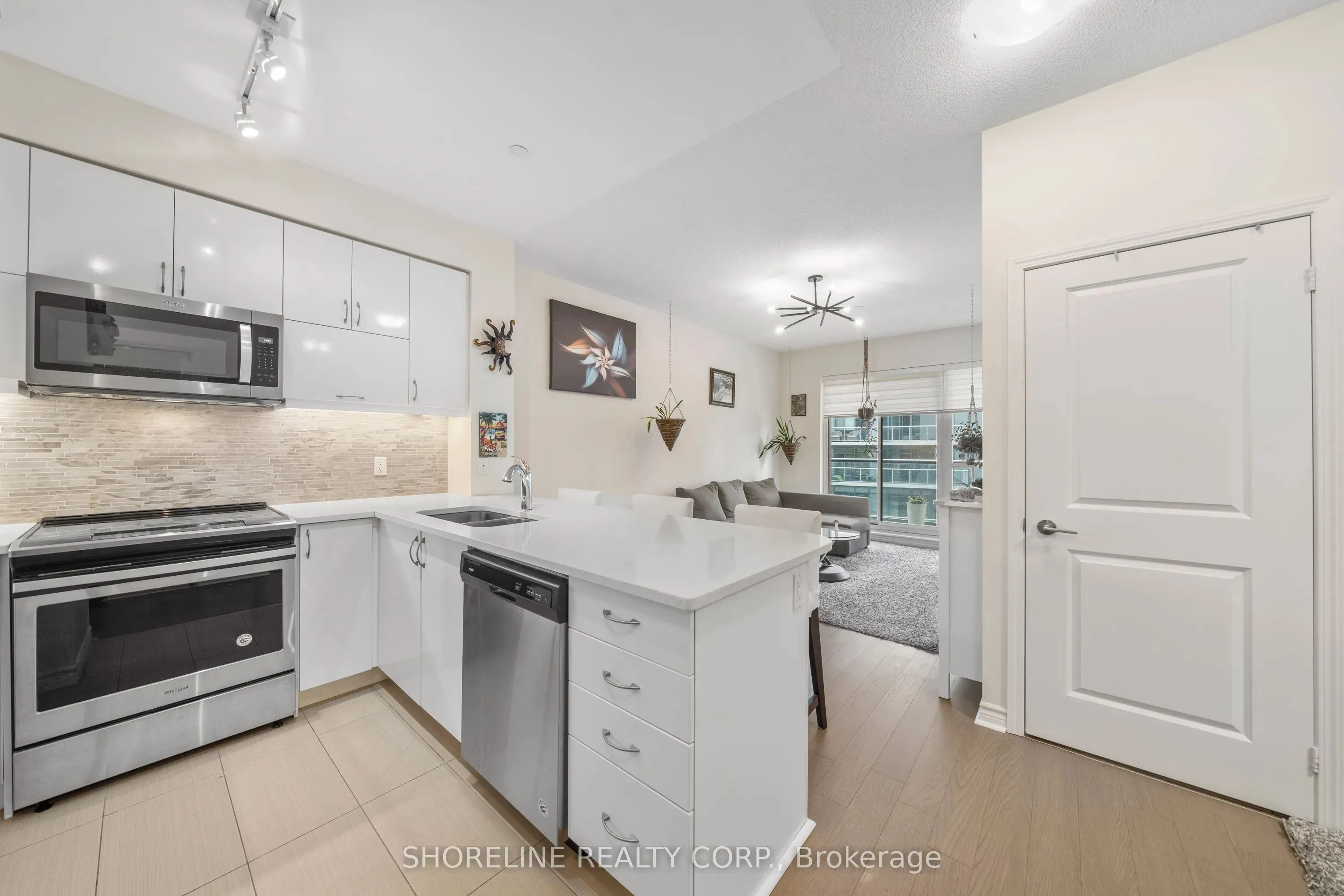 39 Annie Craig Drive #1502