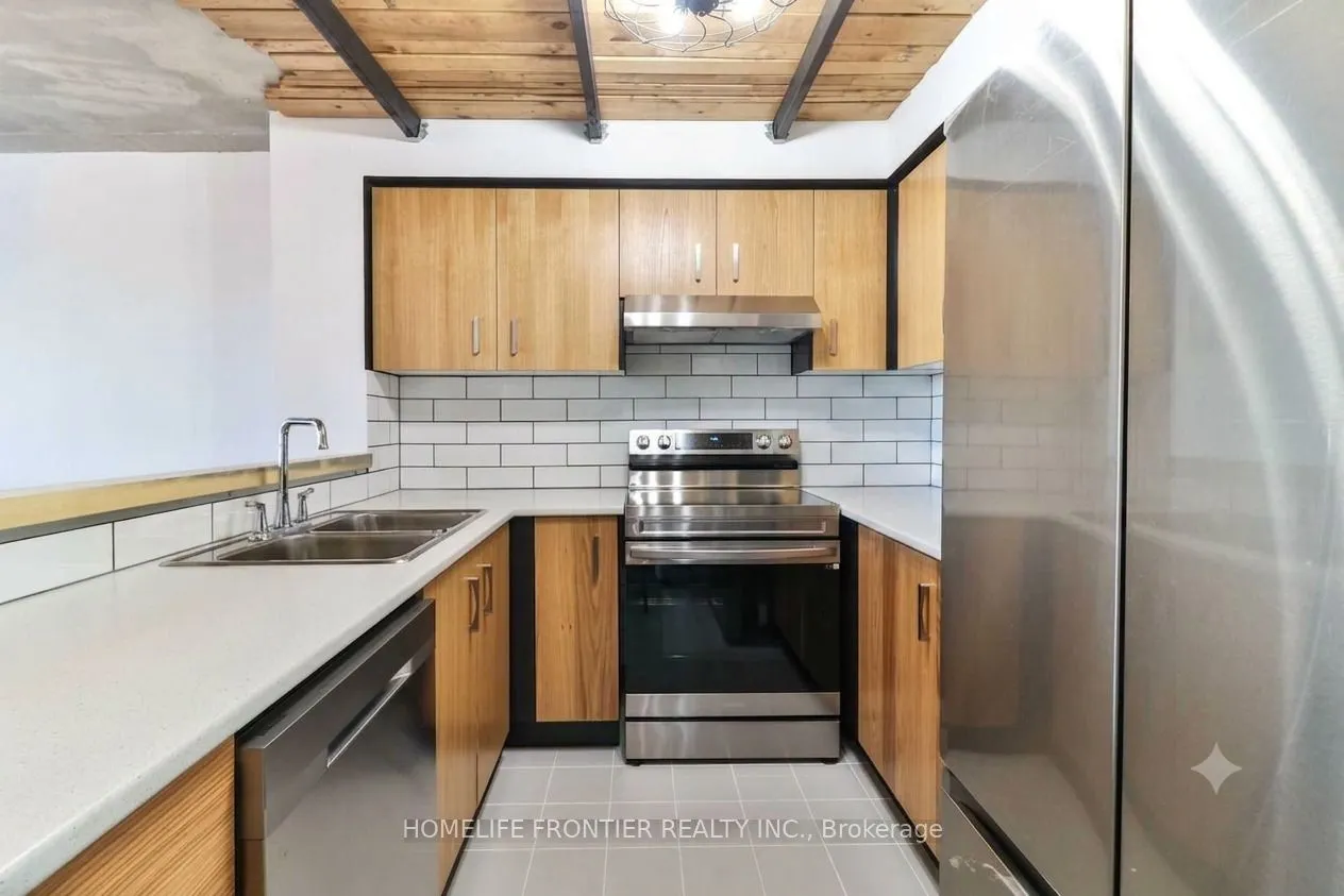 2261 Lakeshore Boulevard W #611