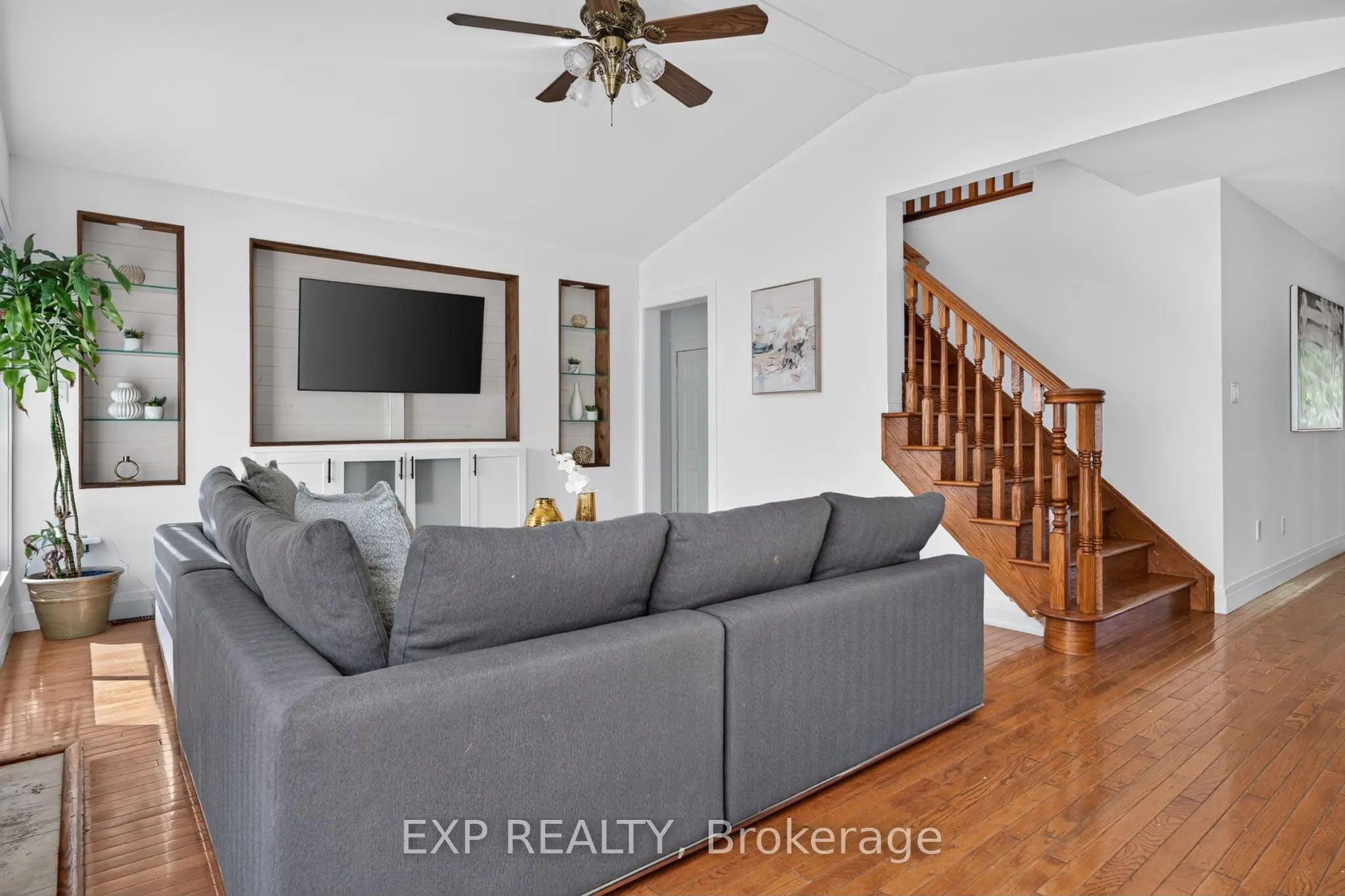 664 Dolby Crescent