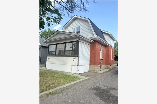 223 Queen Street W