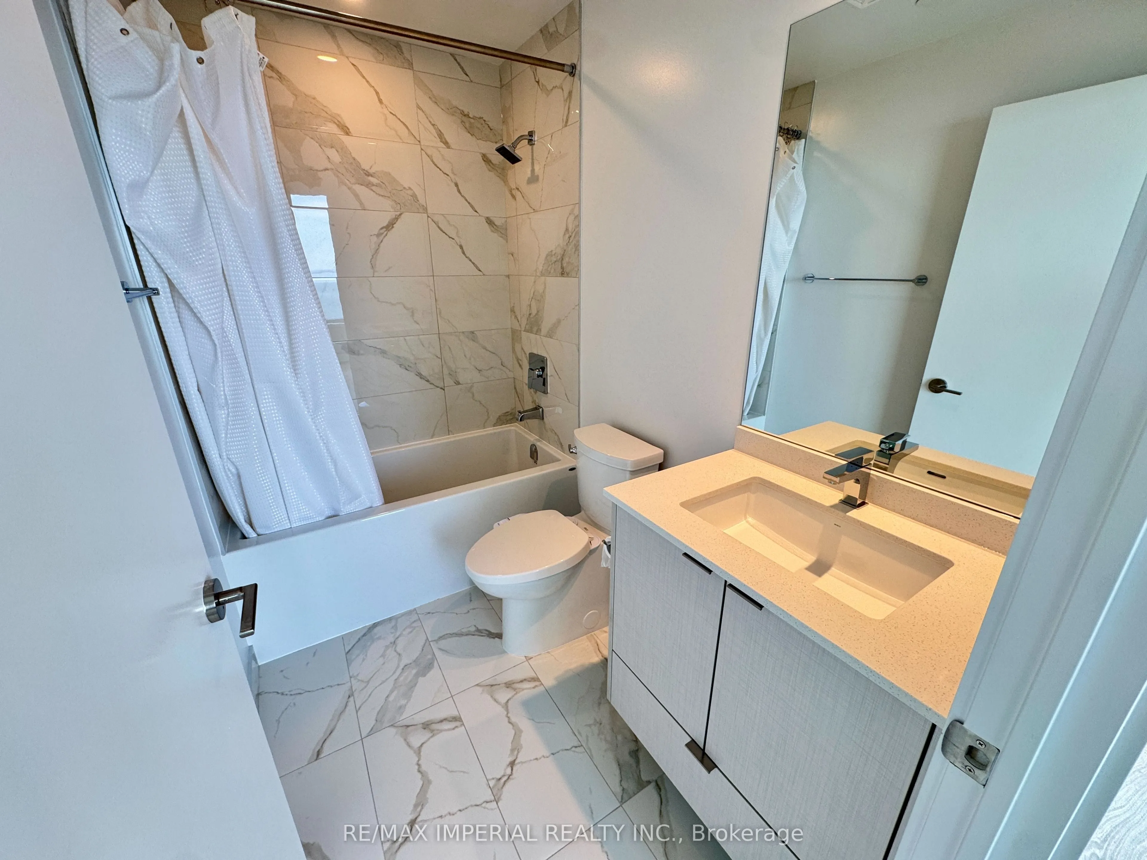 1926 Lakeshore Boulevard W #1607