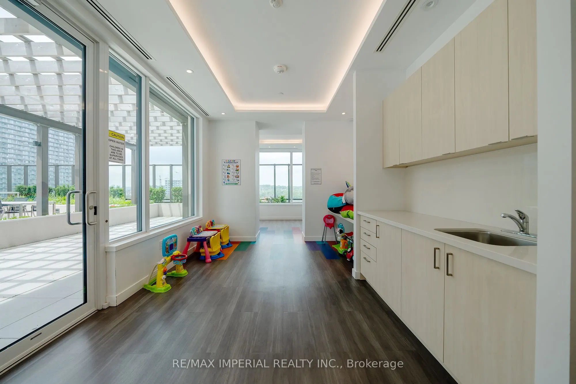 1926 Lakeshore Boulevard W #1607