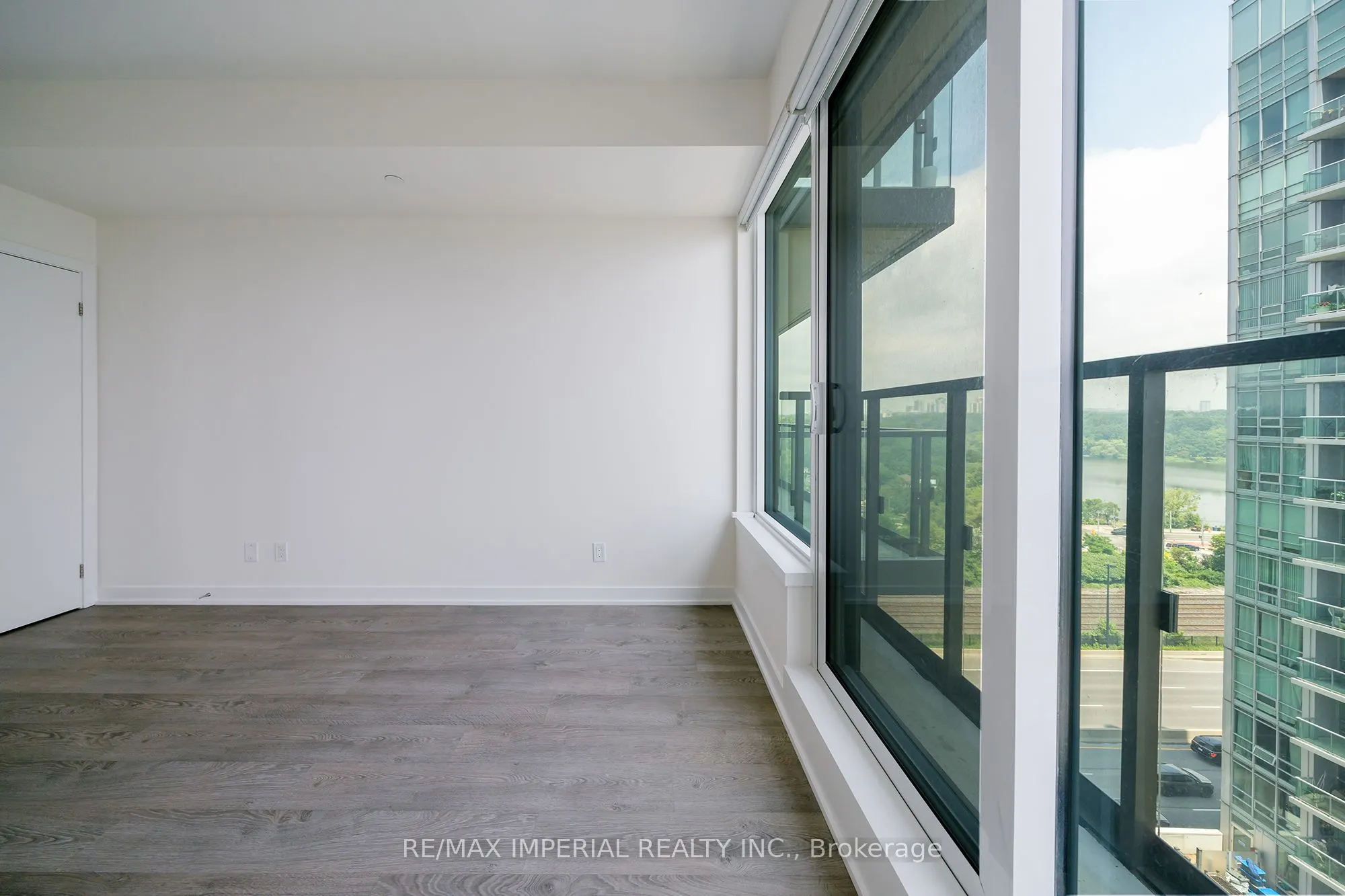 1926 Lakeshore Boulevard W #1607