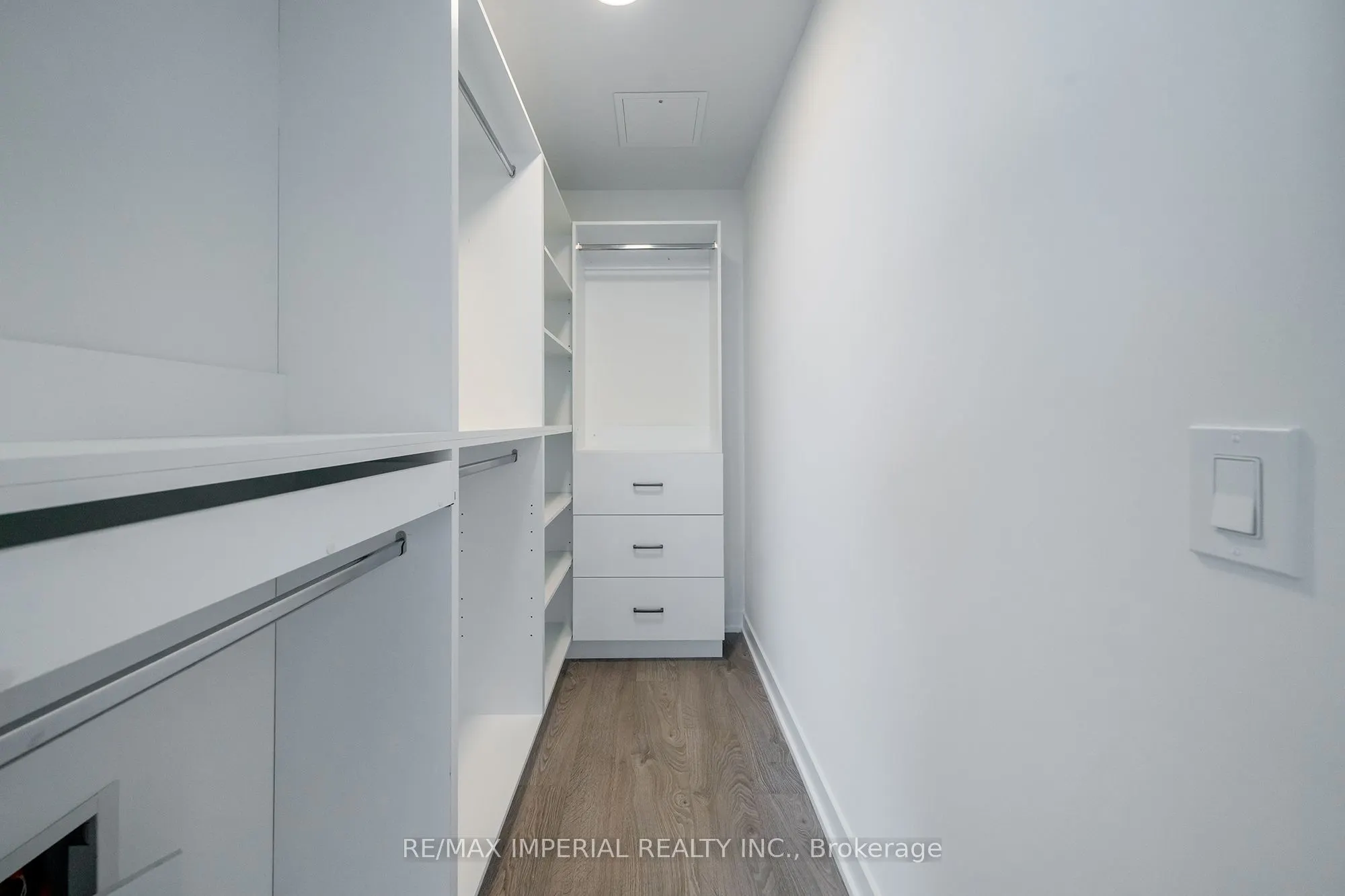 1926 Lakeshore Boulevard W #1607
