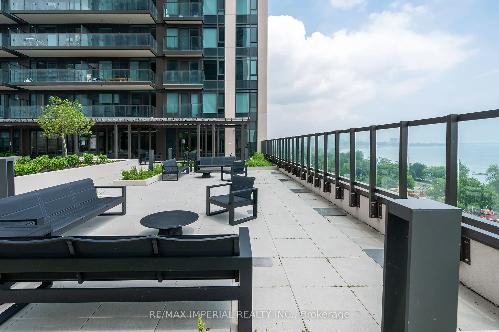 1926 Lakeshore Boulevard W #1607
