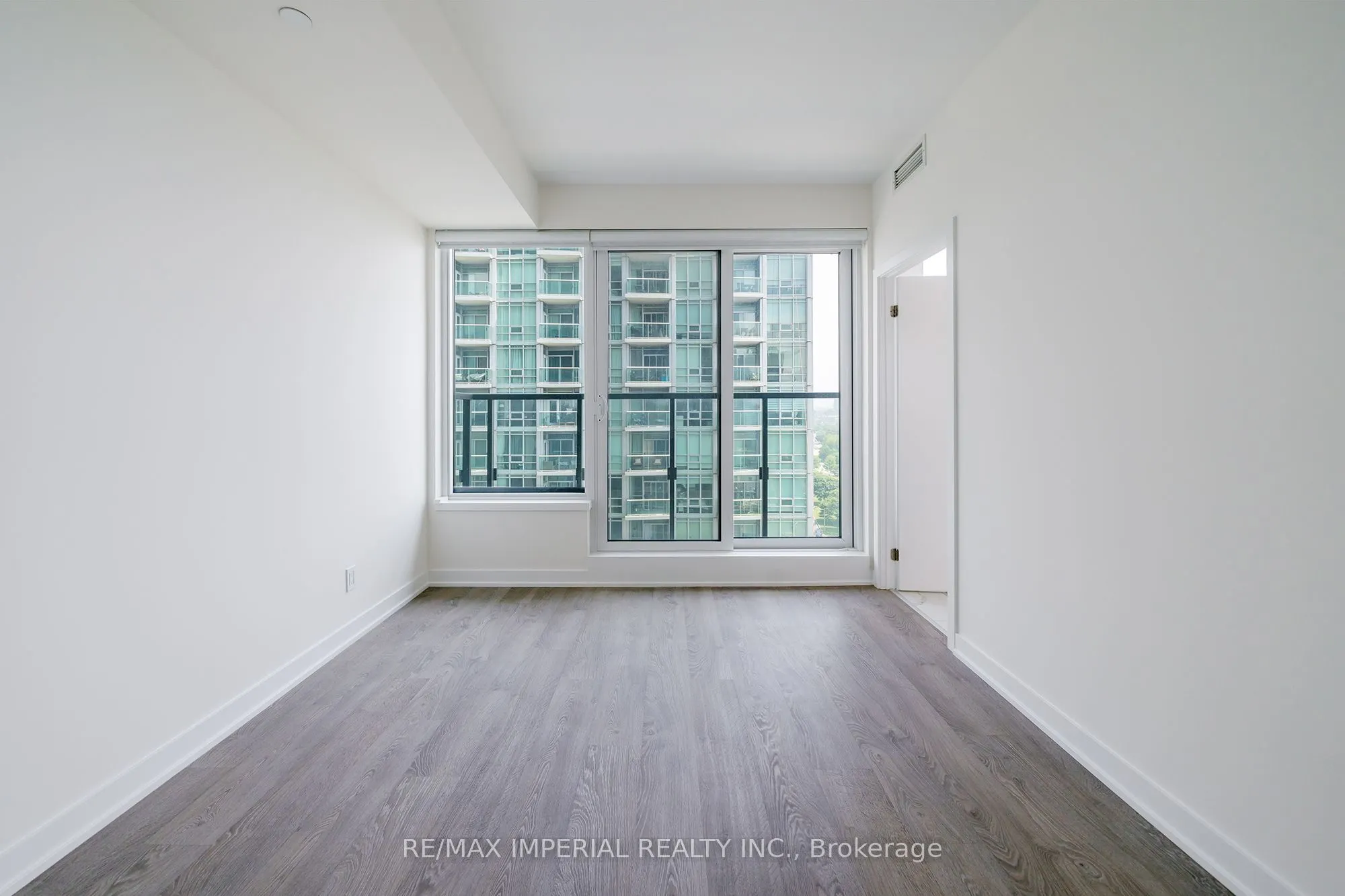 1926 Lakeshore Boulevard W #1607