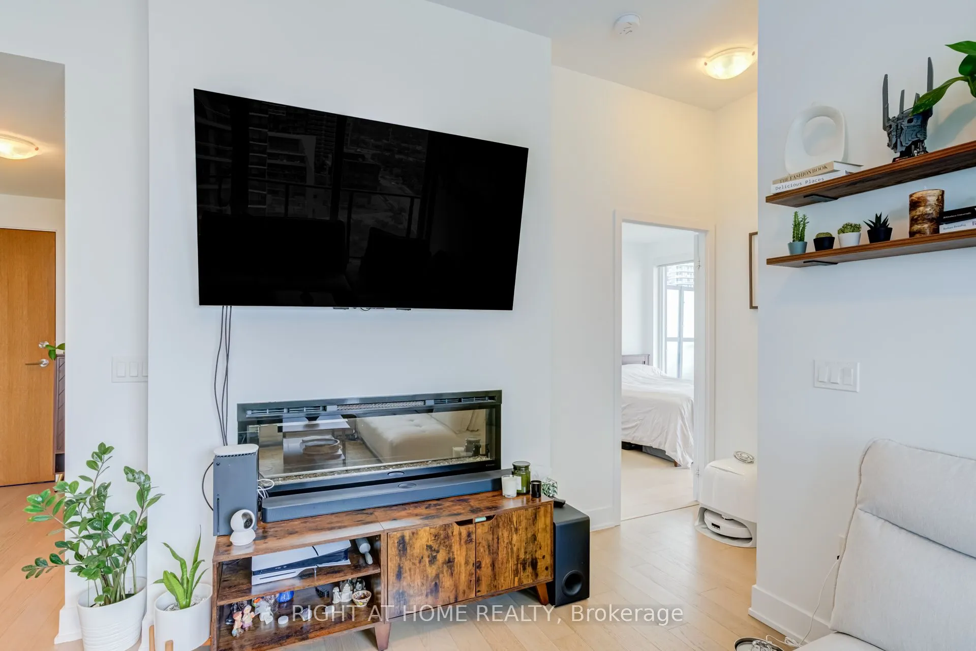 30 Shore Breeze Drive #1413