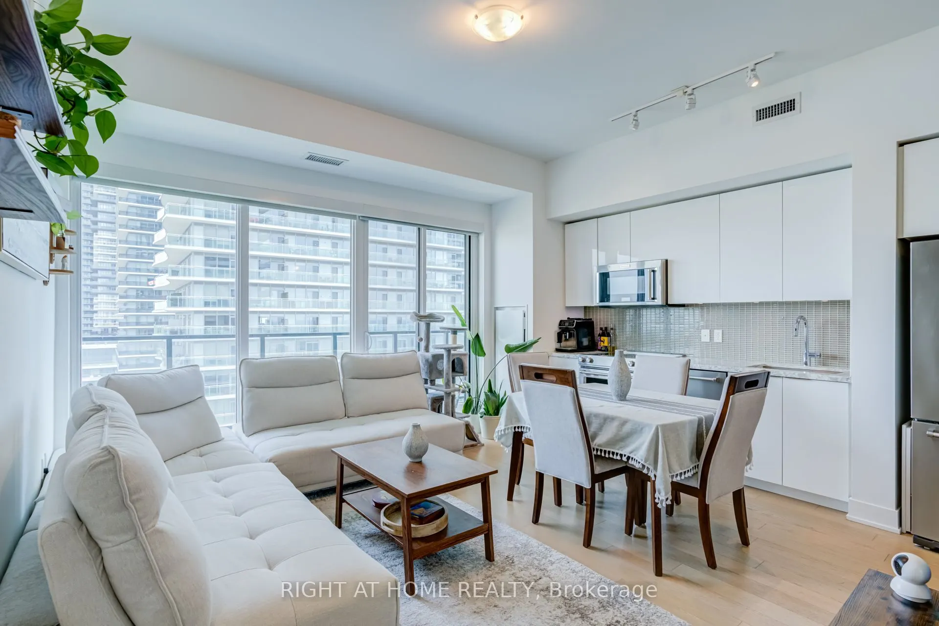 30 Shore Breeze Drive #1413