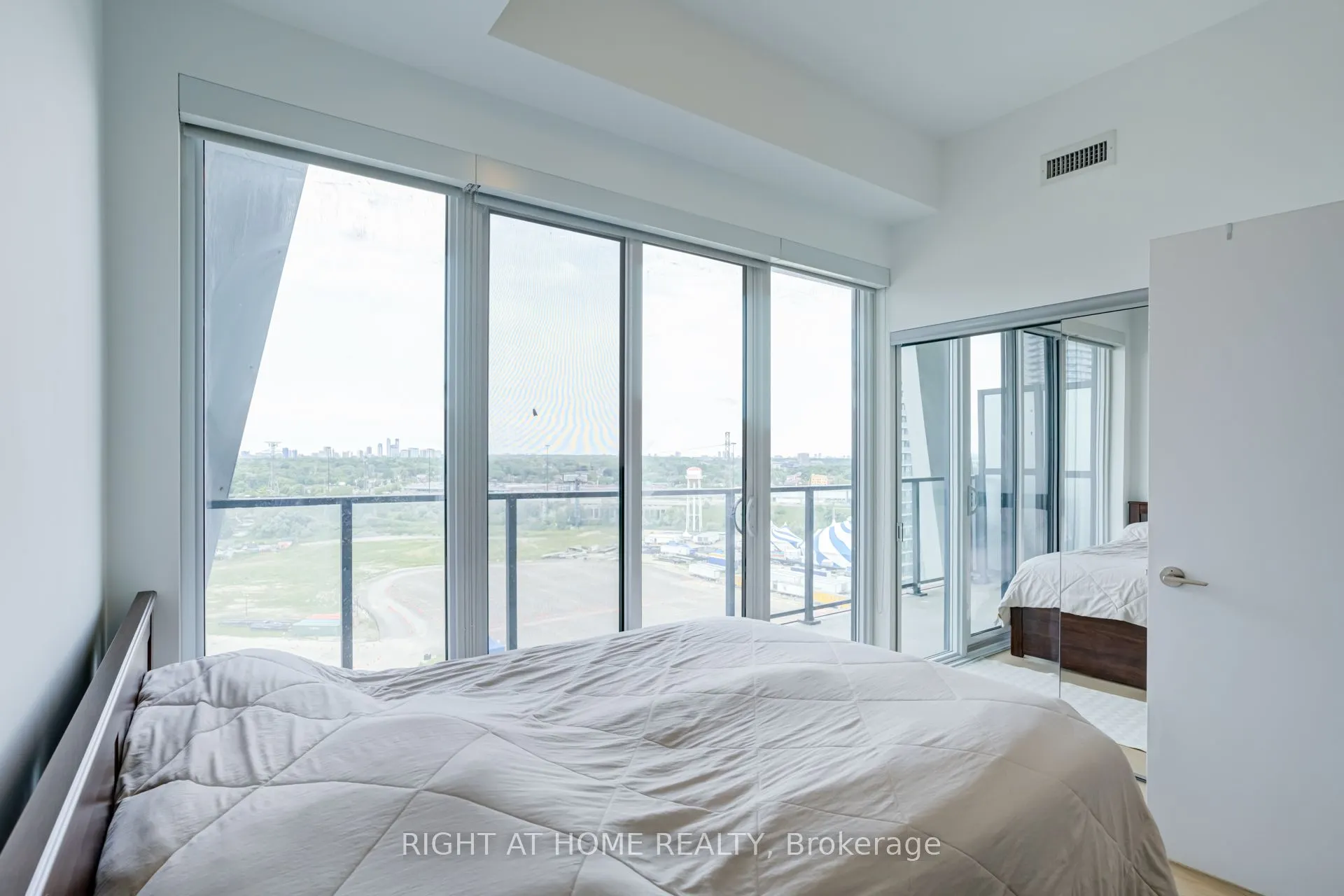 30 Shore Breeze Drive #1413