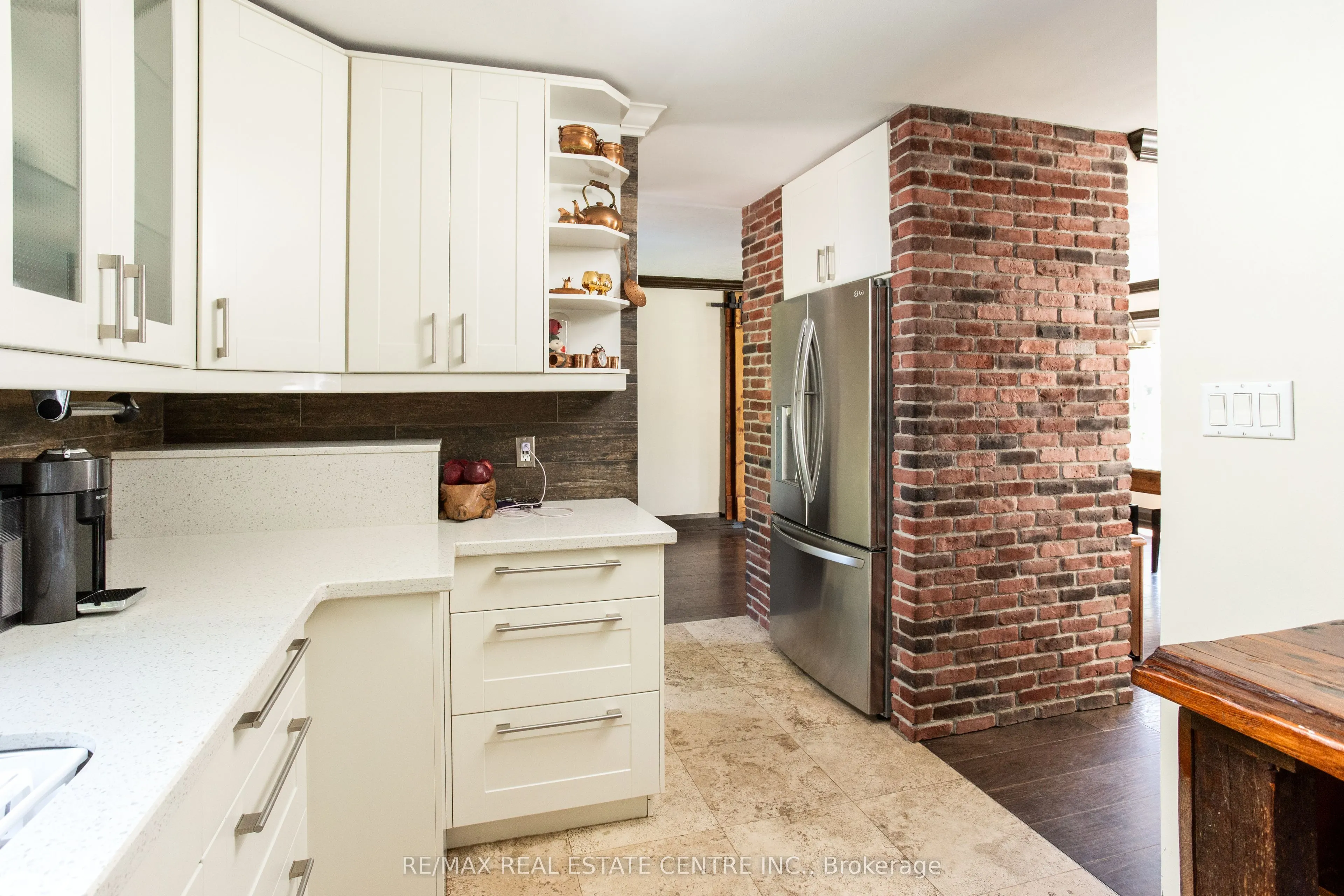 2450 Edenhurst Drive