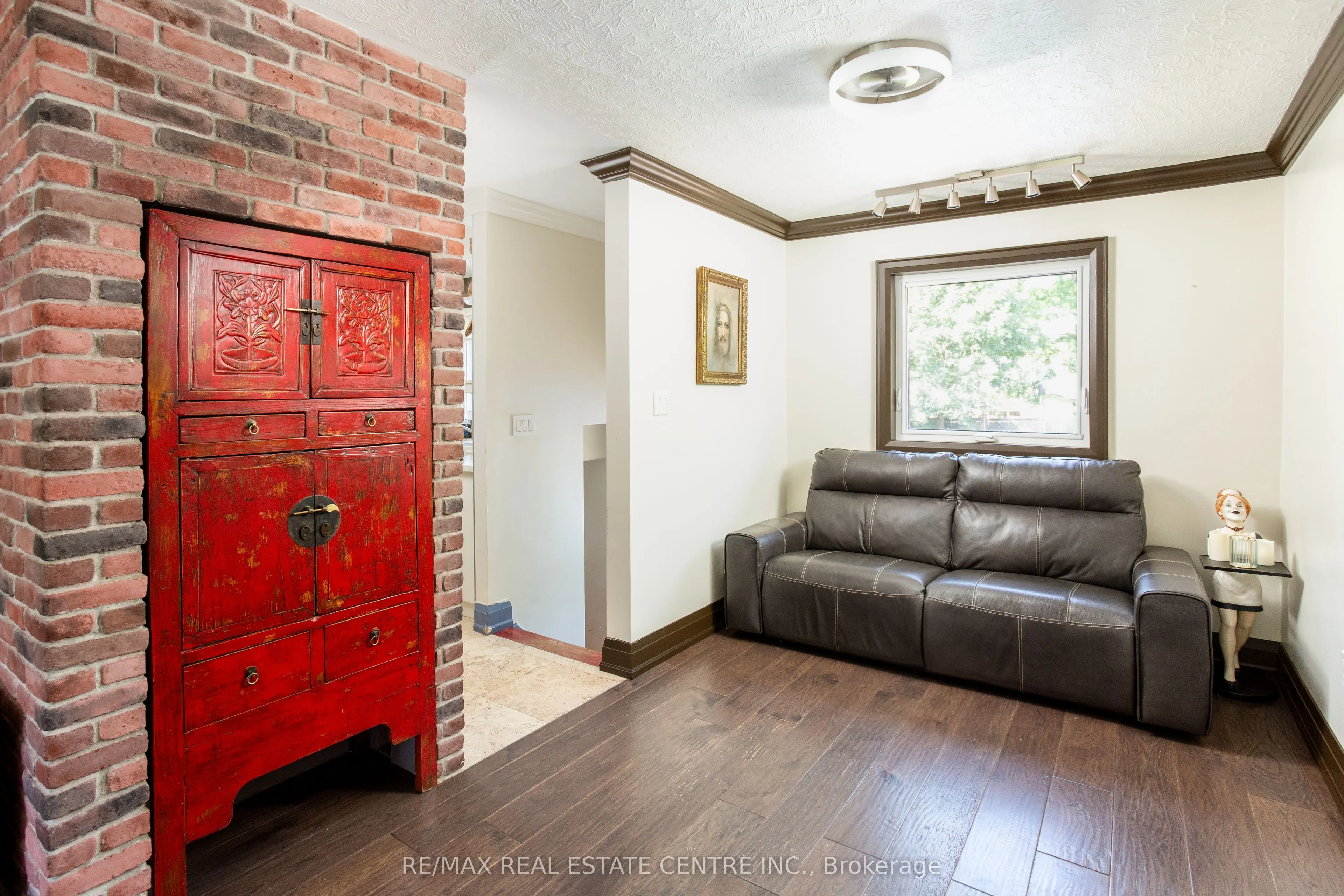 2450 Edenhurst Drive