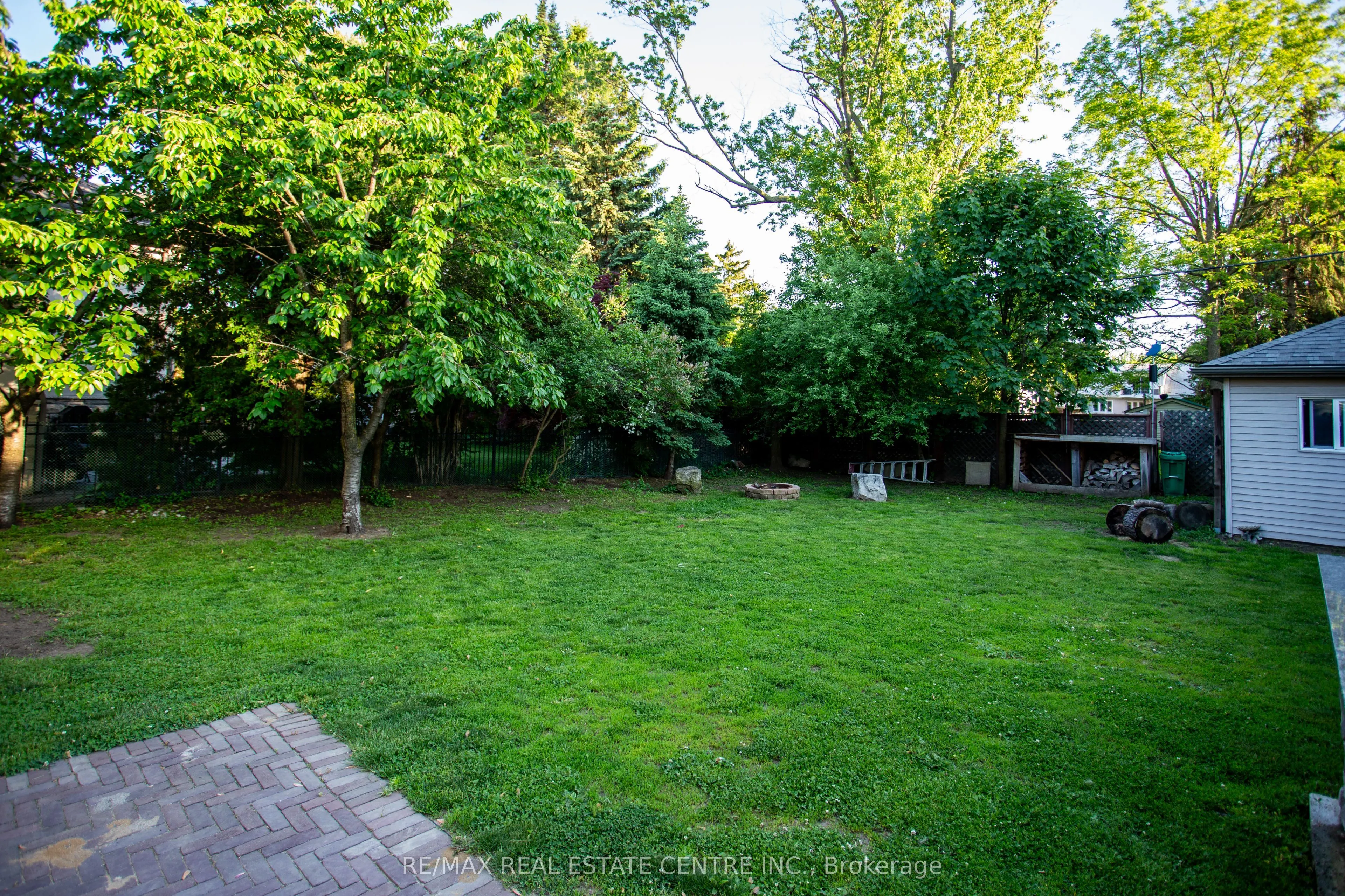 2450 Edenhurst Drive