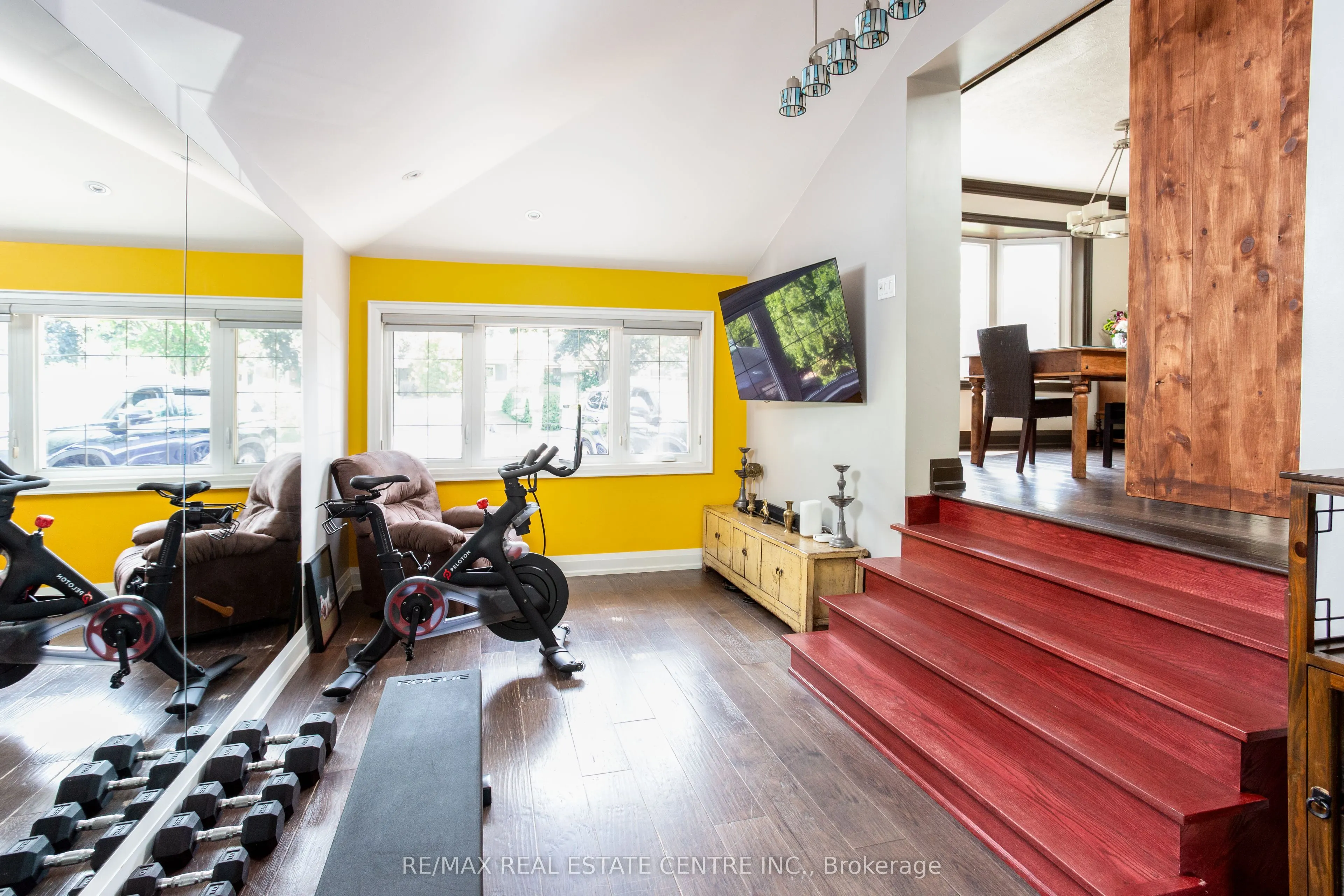 2450 Edenhurst Drive