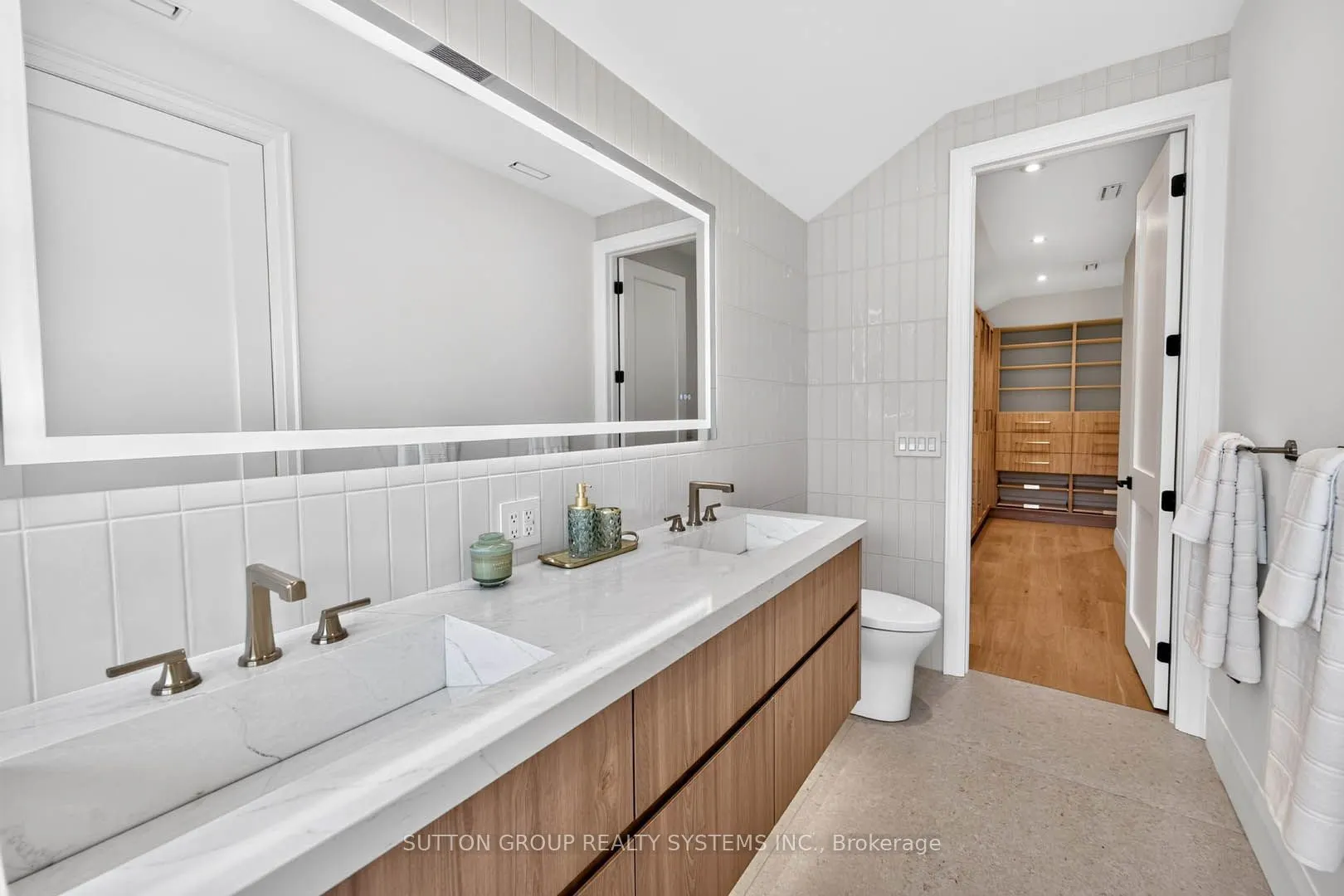 272 Renforth Drive