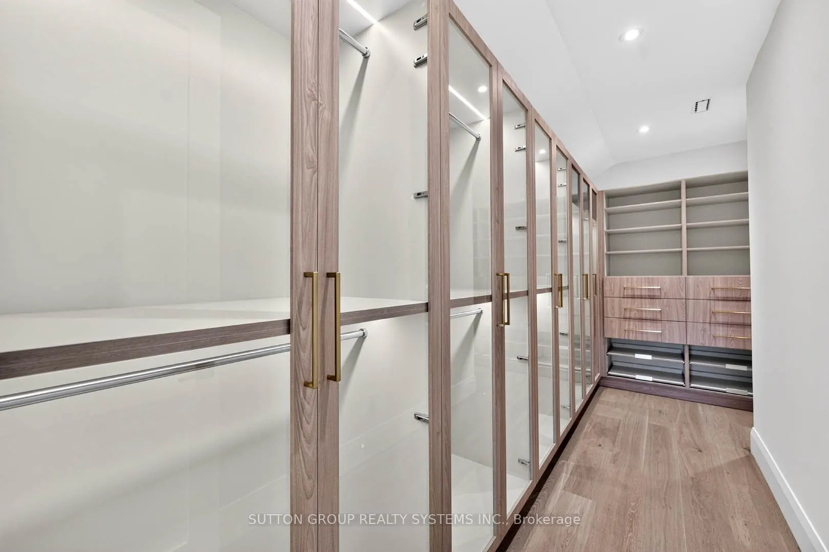 272 Renforth Drive