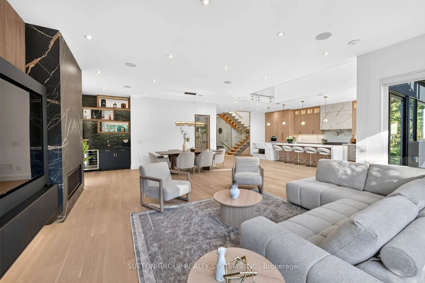 272 Renforth Drive