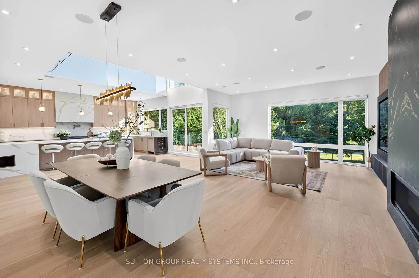 272 Renforth Drive