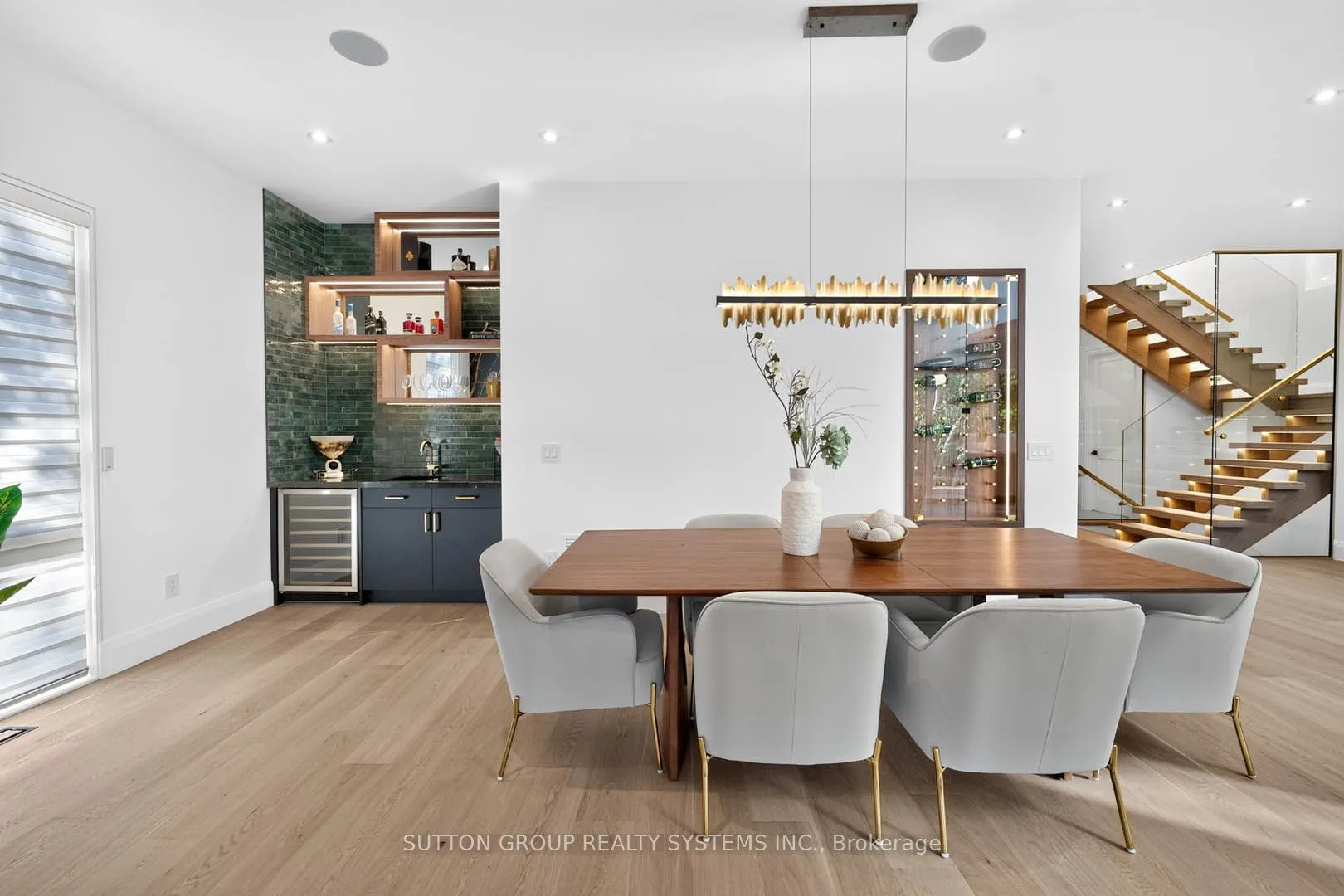 272 Renforth Drive