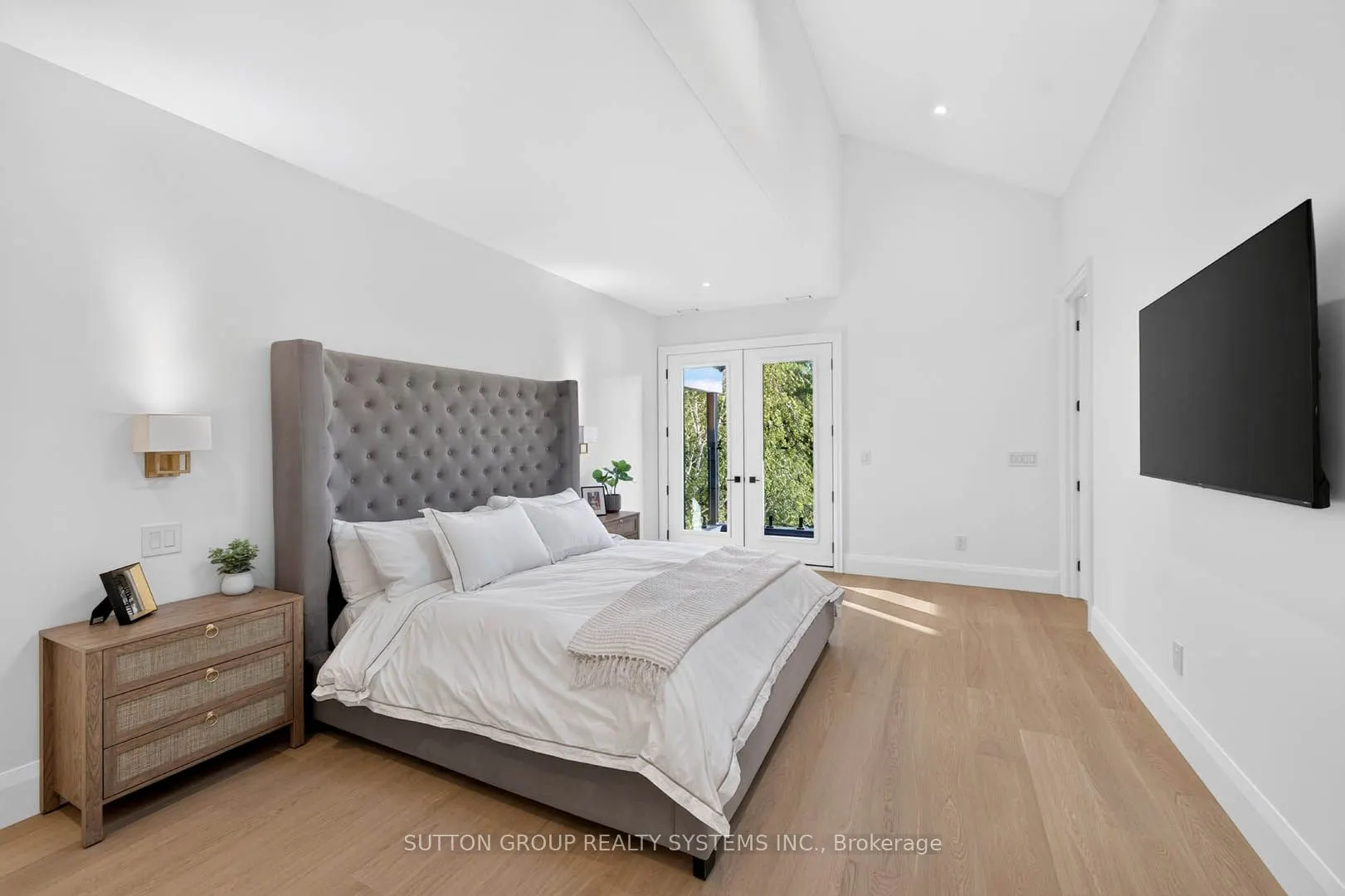 272 Renforth Drive