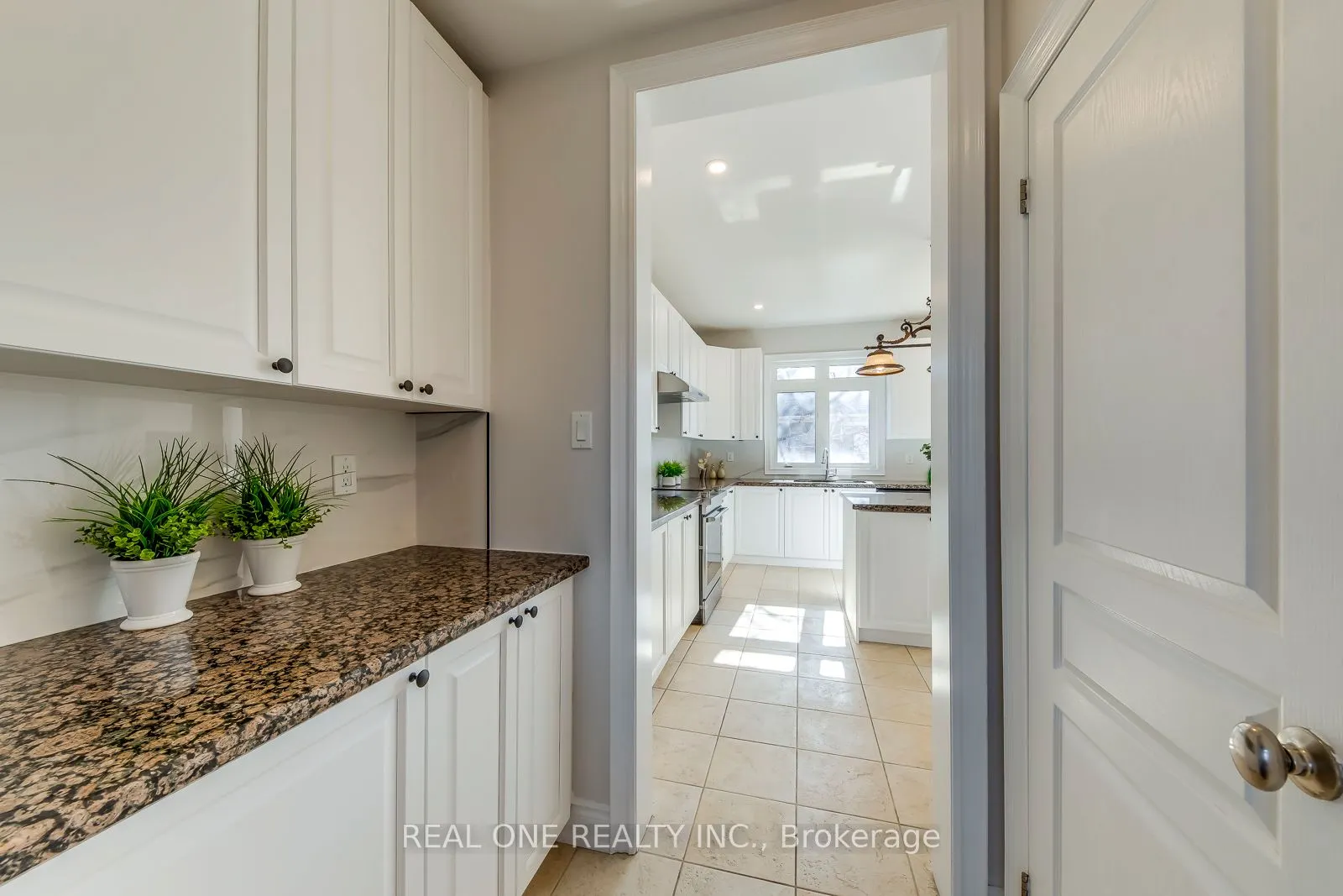 1426 Redwing Court