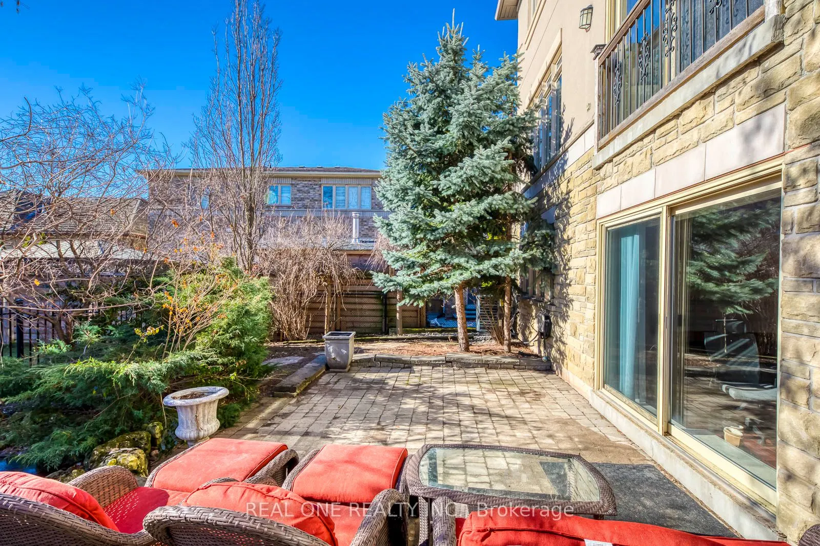 1426 Redwing Court
