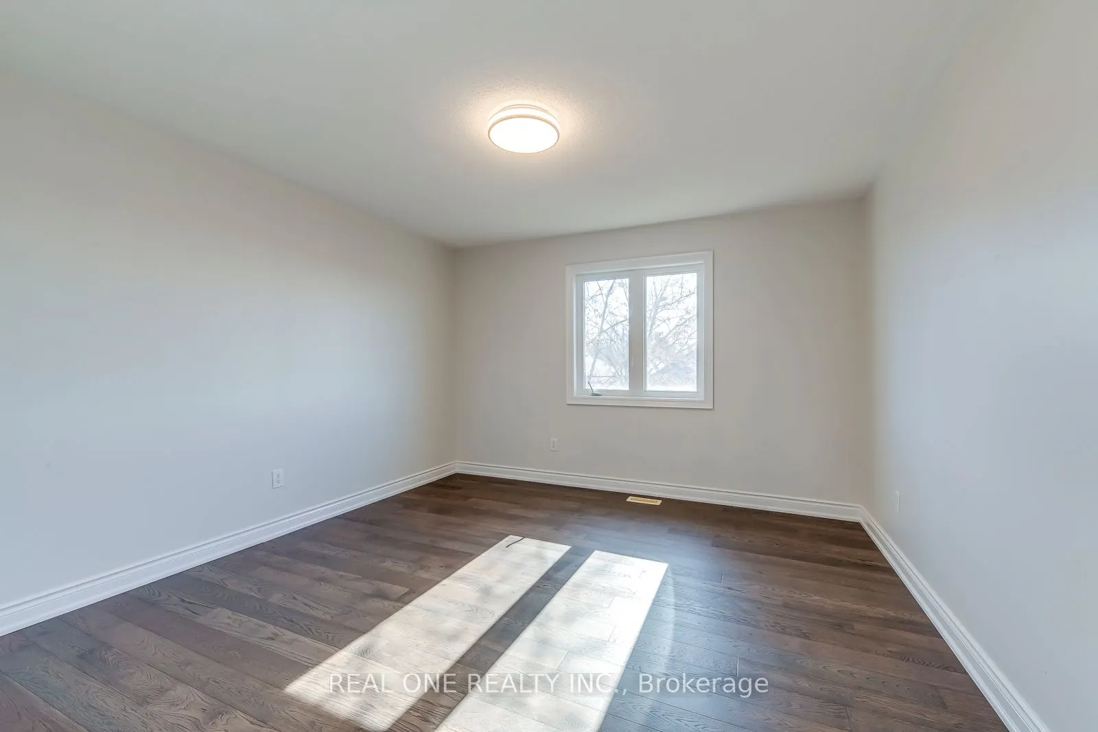 1426 Redwing Court