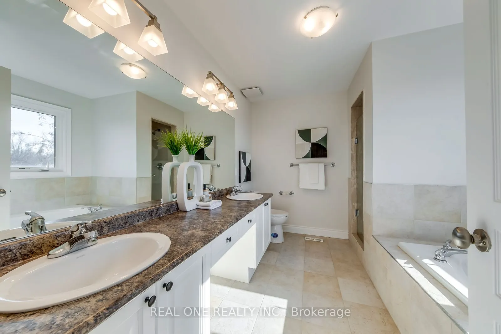 1426 Redwing Court
