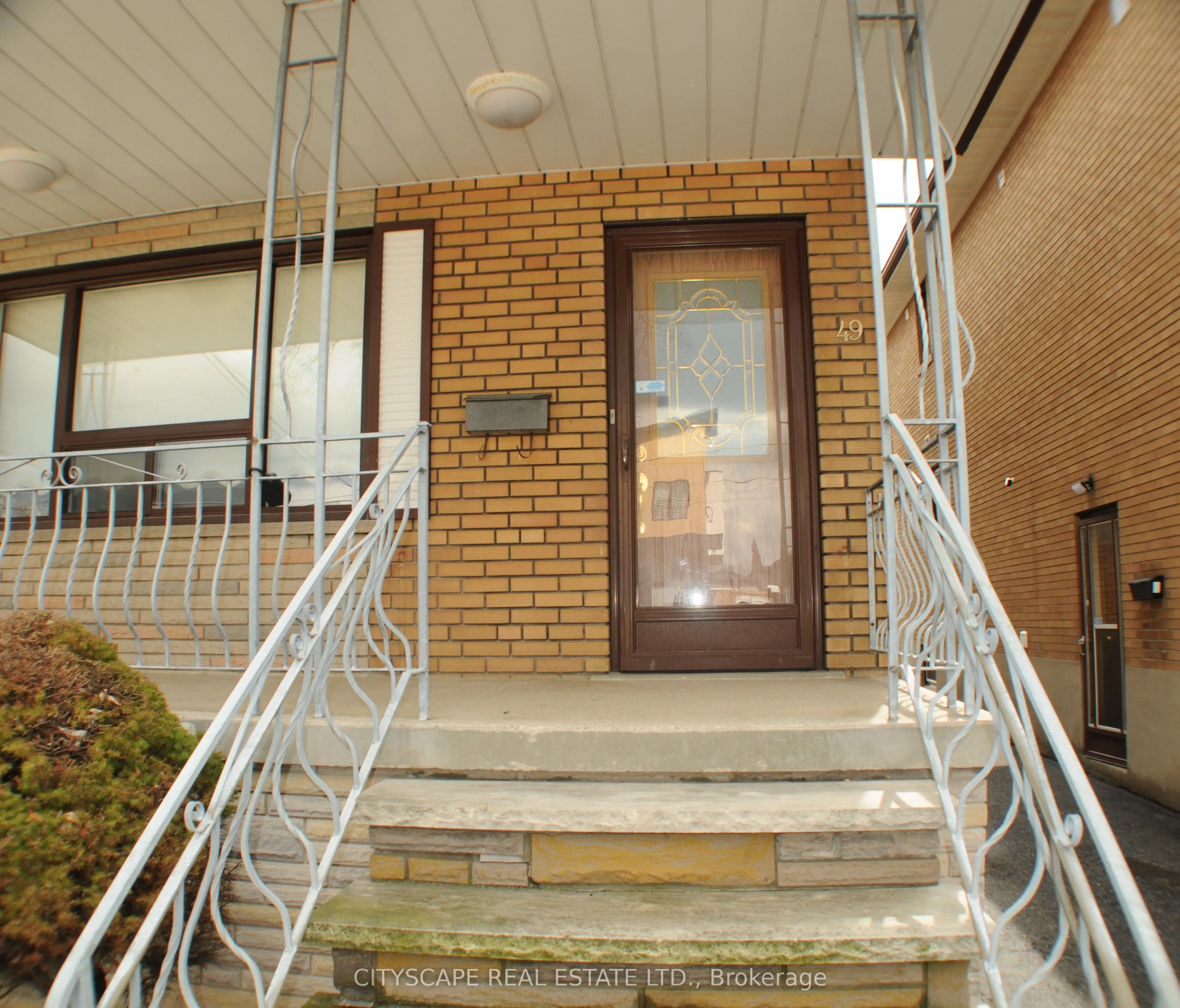 49 Algoma Street #Upper floor